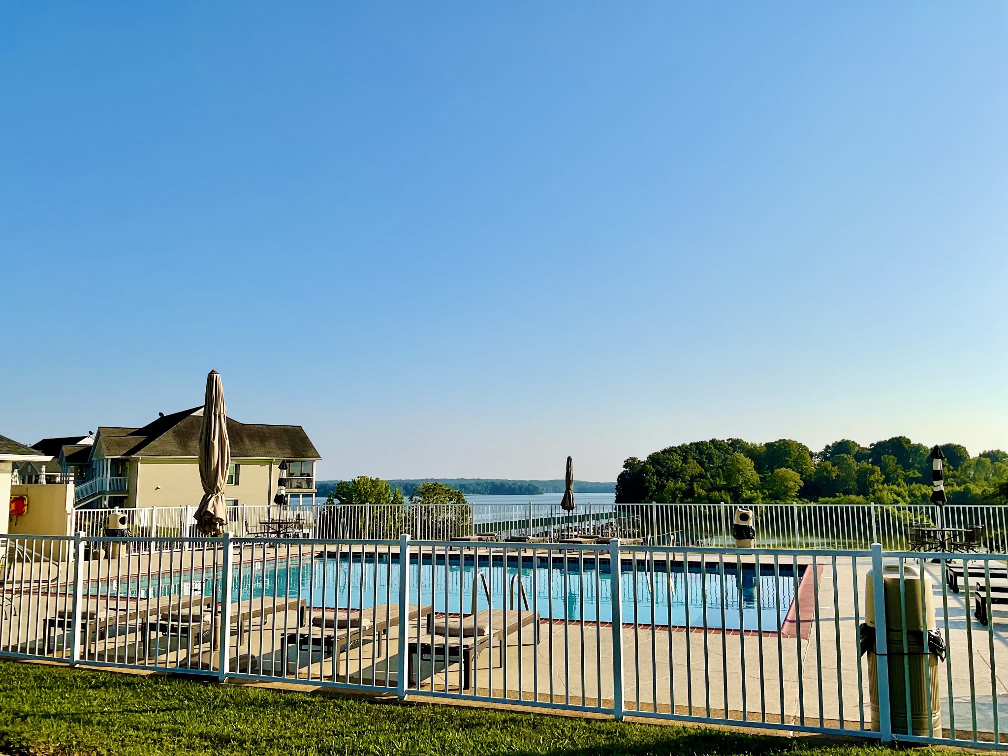 618 Moon Bay Dr Unit: 6