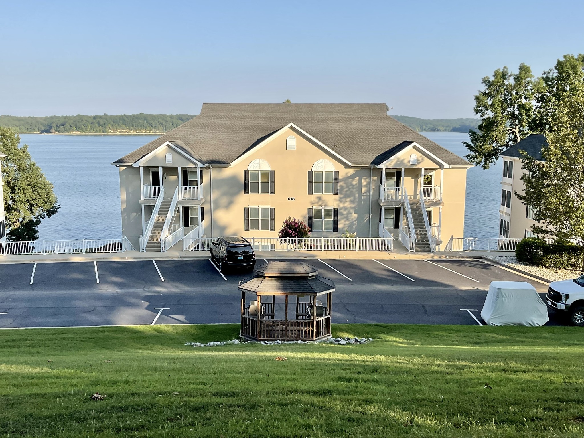 618 Moon Bay Dr Unit: 6