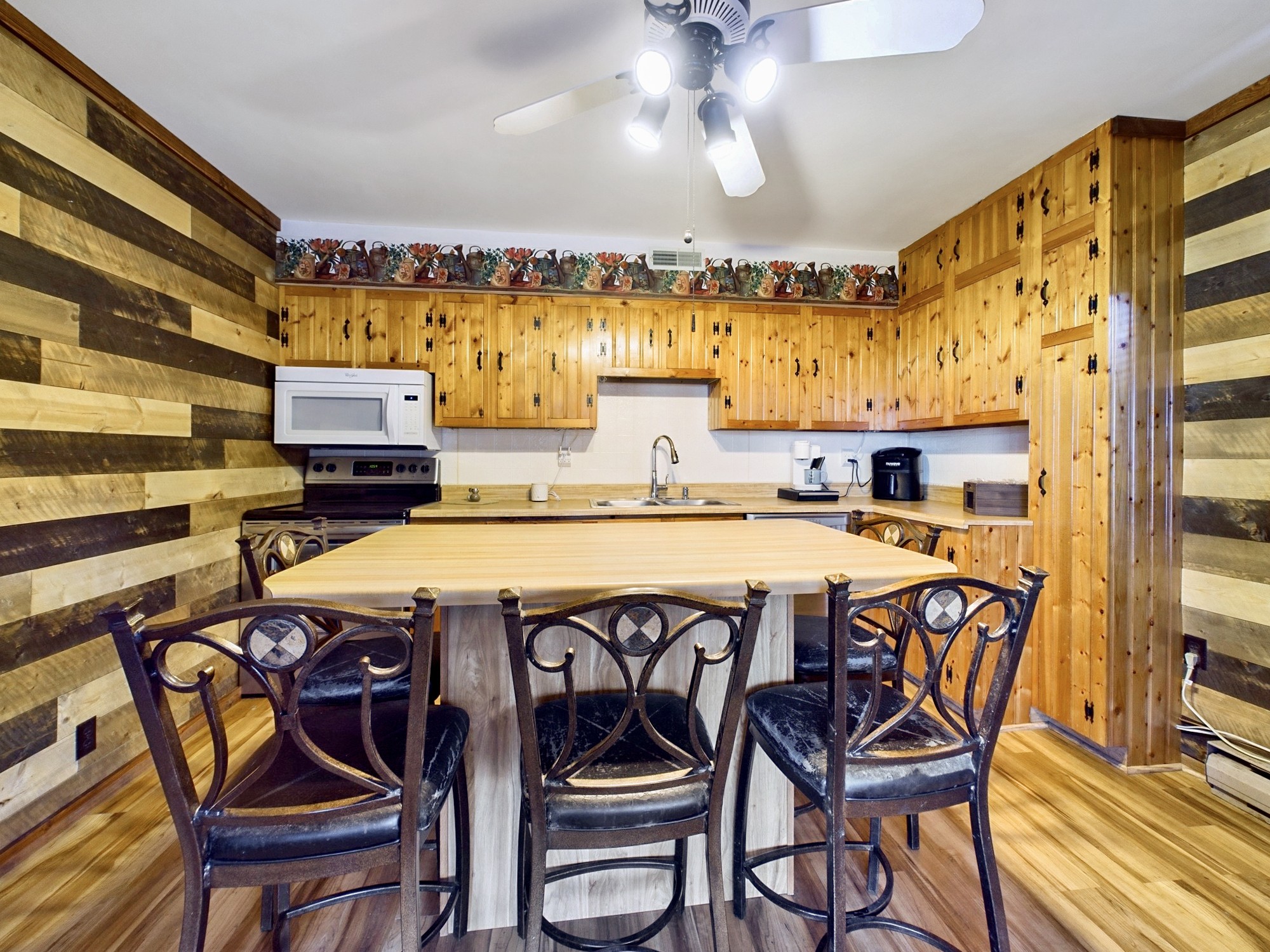 223 Castle Dr
