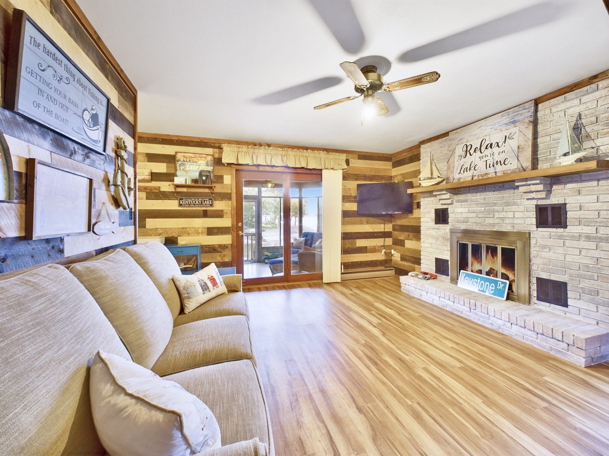 223 Castle Dr