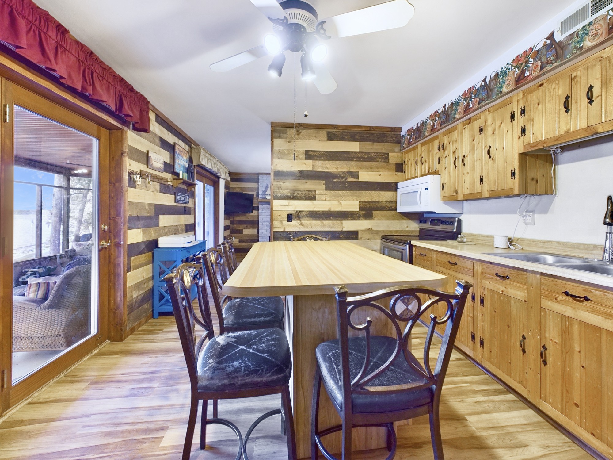 223 Castle Dr