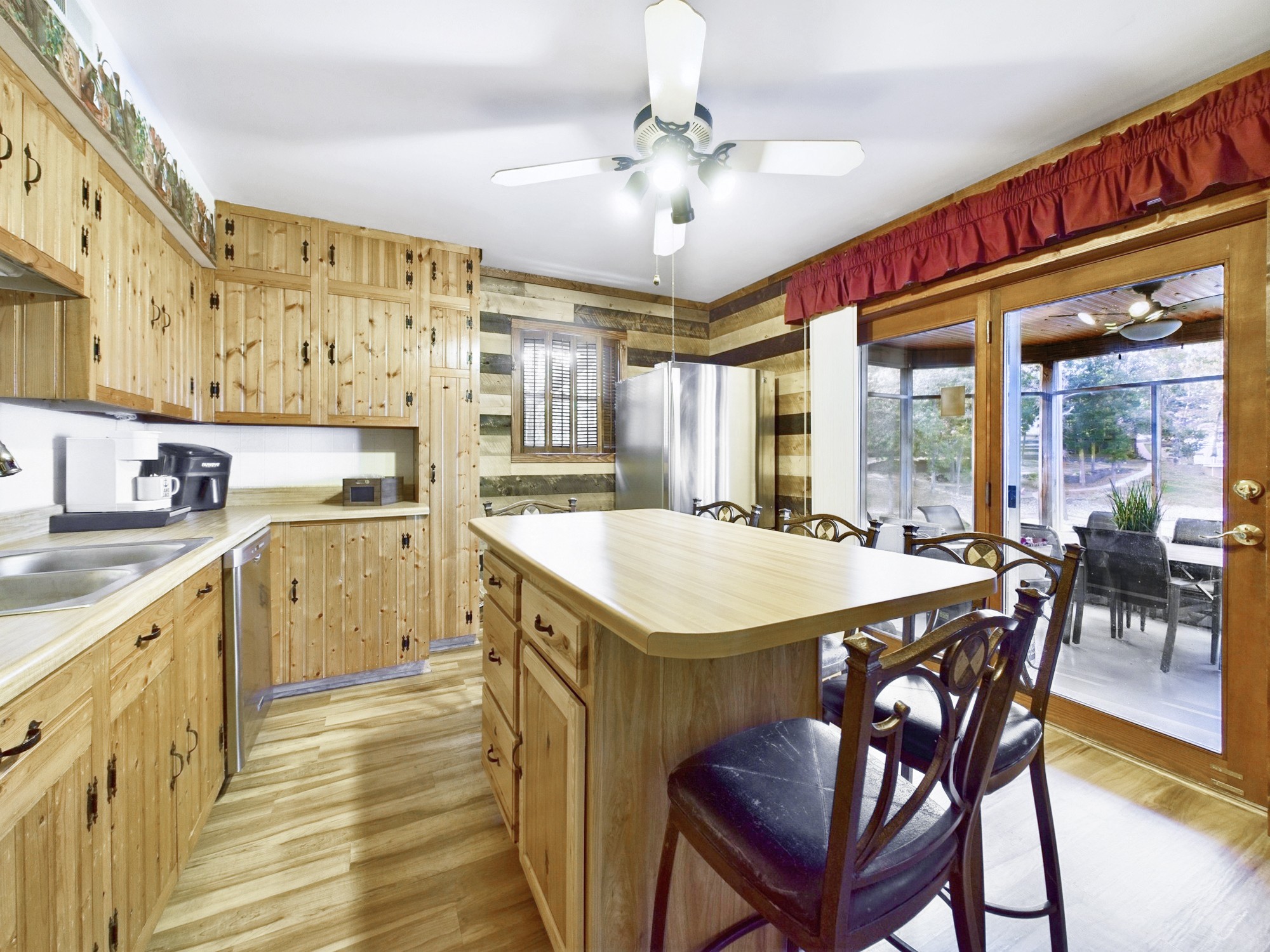 223 Castle Dr