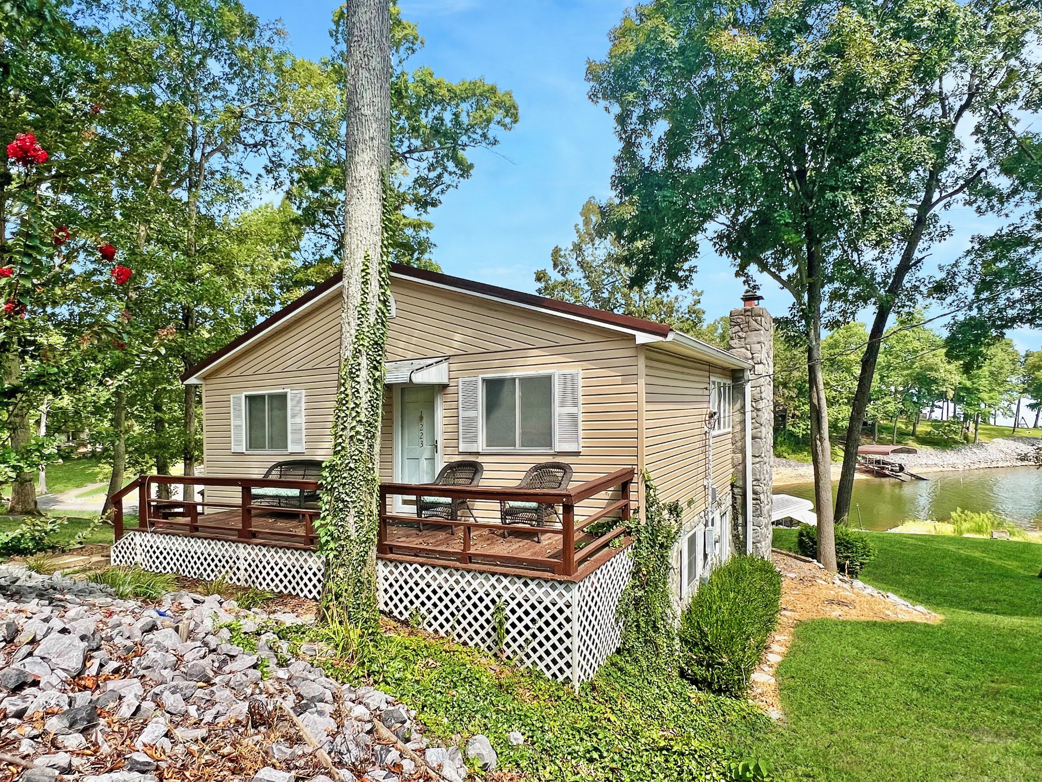 223 Castle Dr