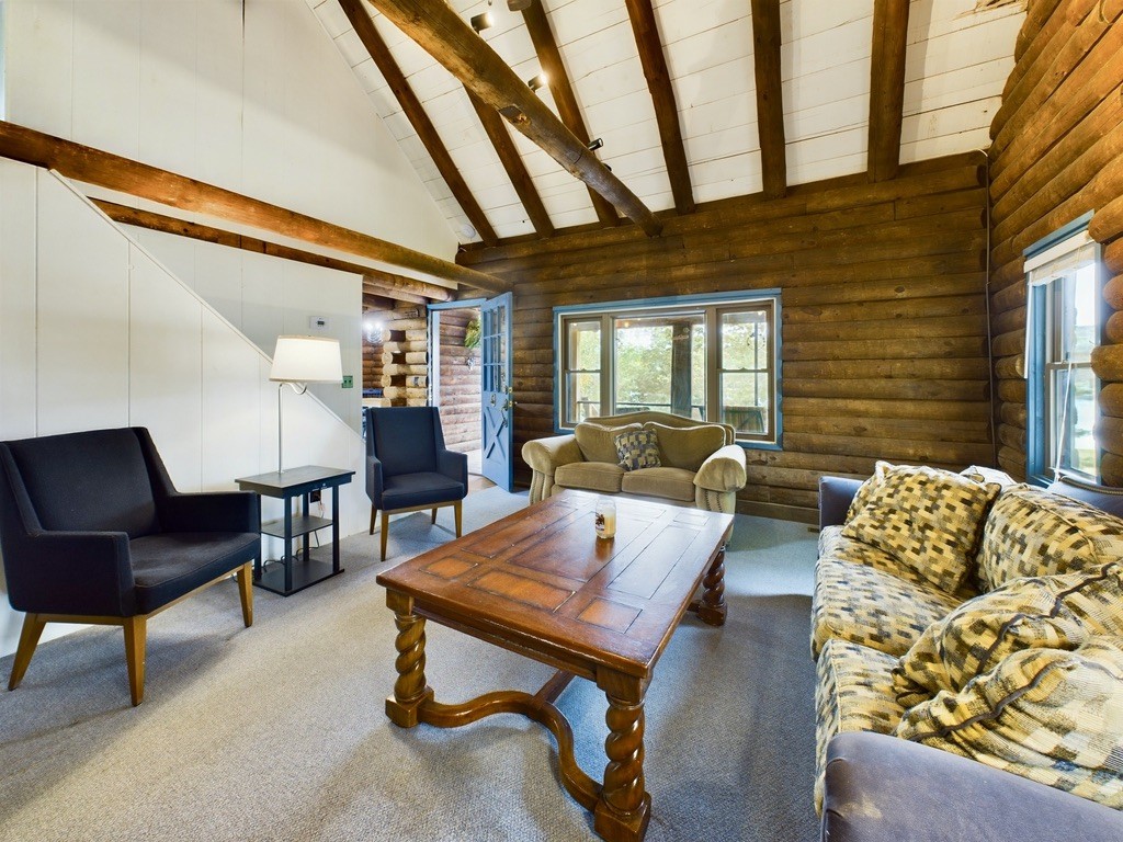 546 Blue Springs Blvd