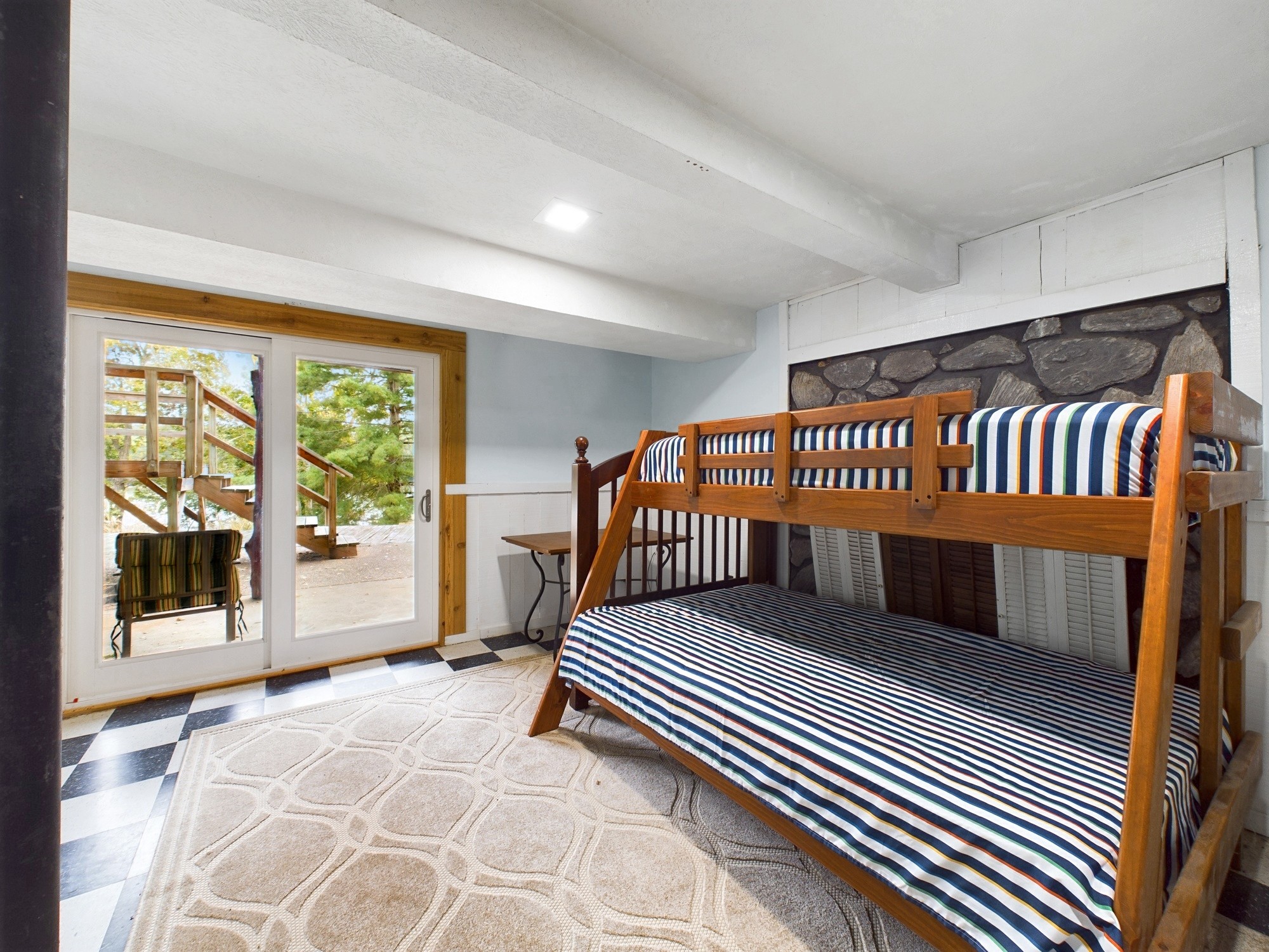 546 Blue Springs Blvd