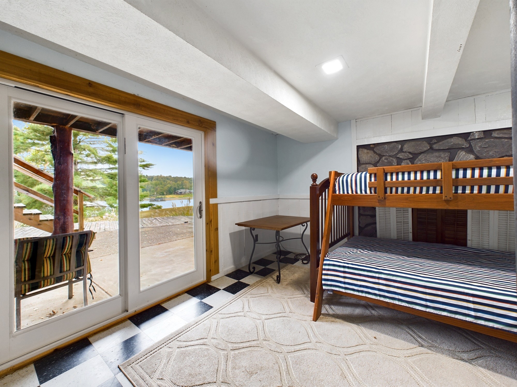 546 Blue Springs Blvd