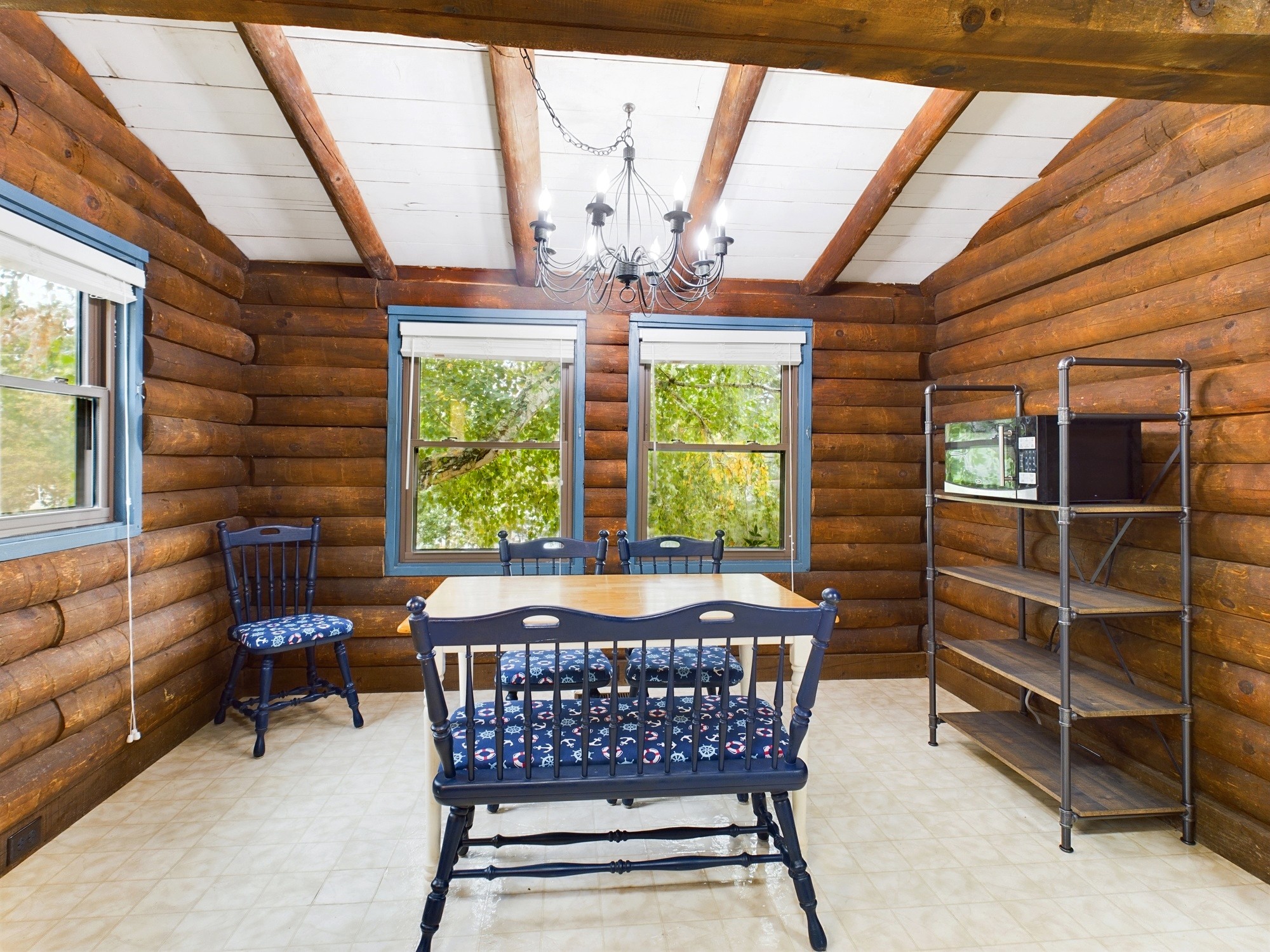 546 Blue Springs Blvd