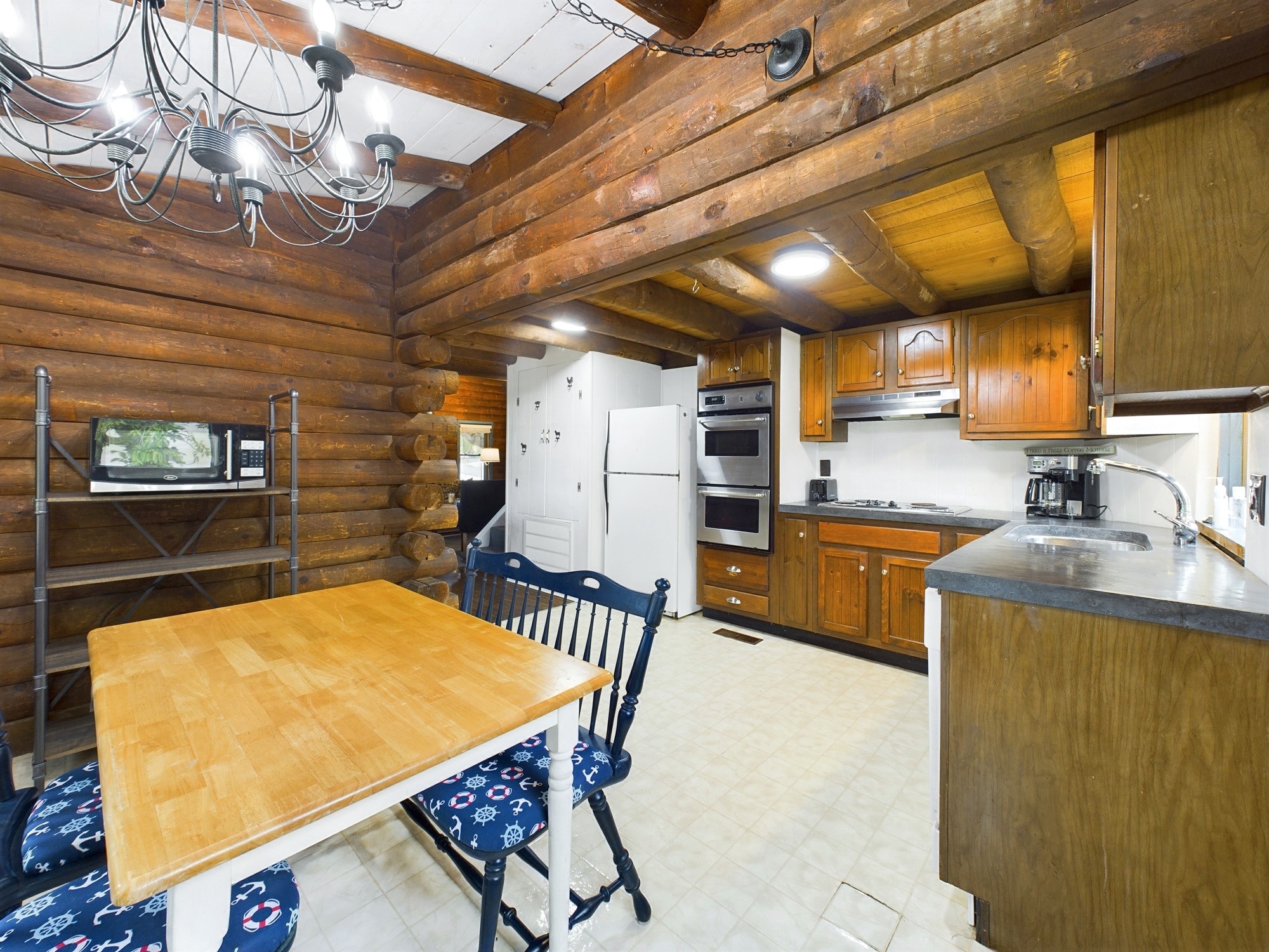 546 Blue Springs Blvd