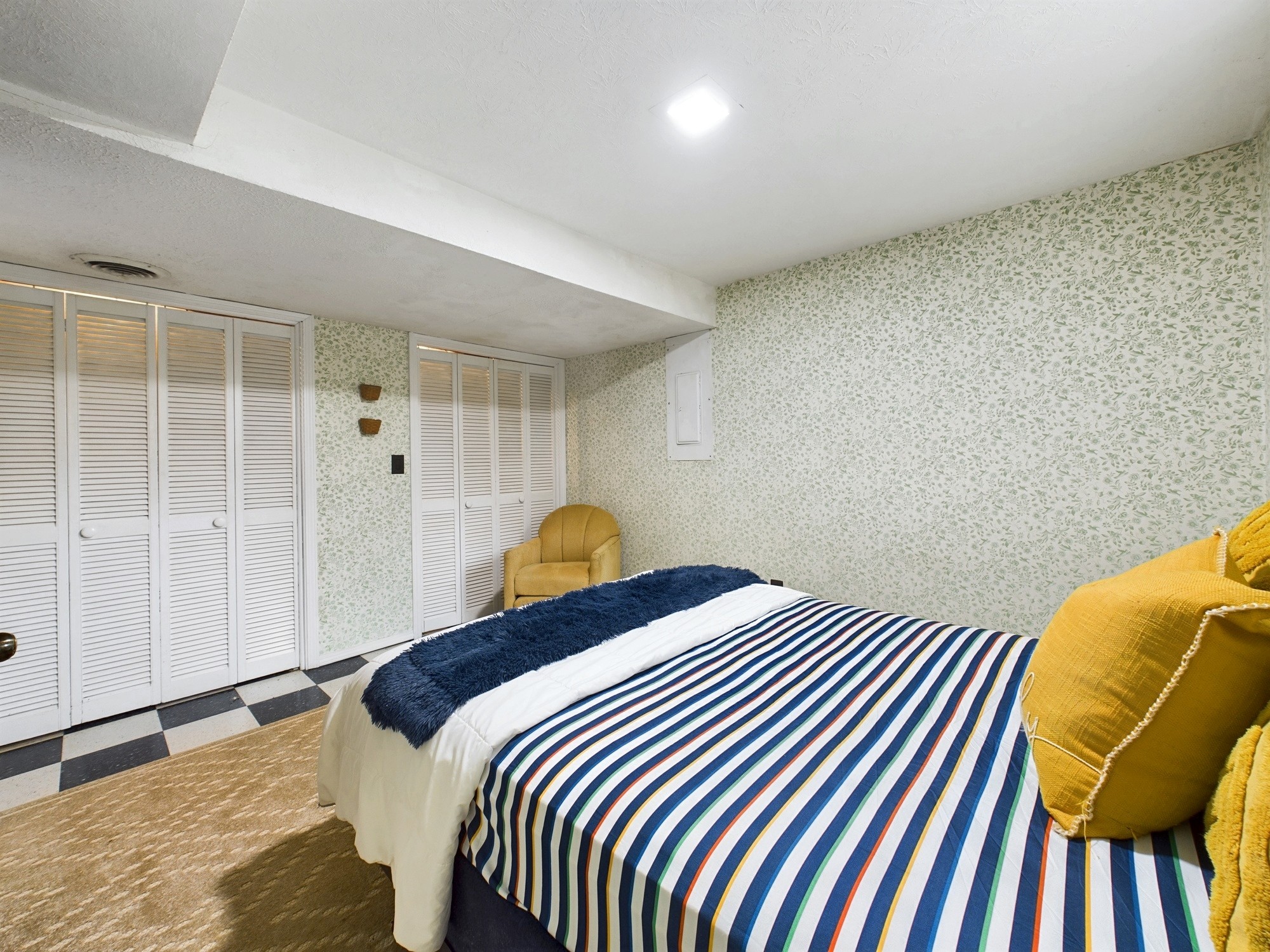 546 Blue Springs Blvd