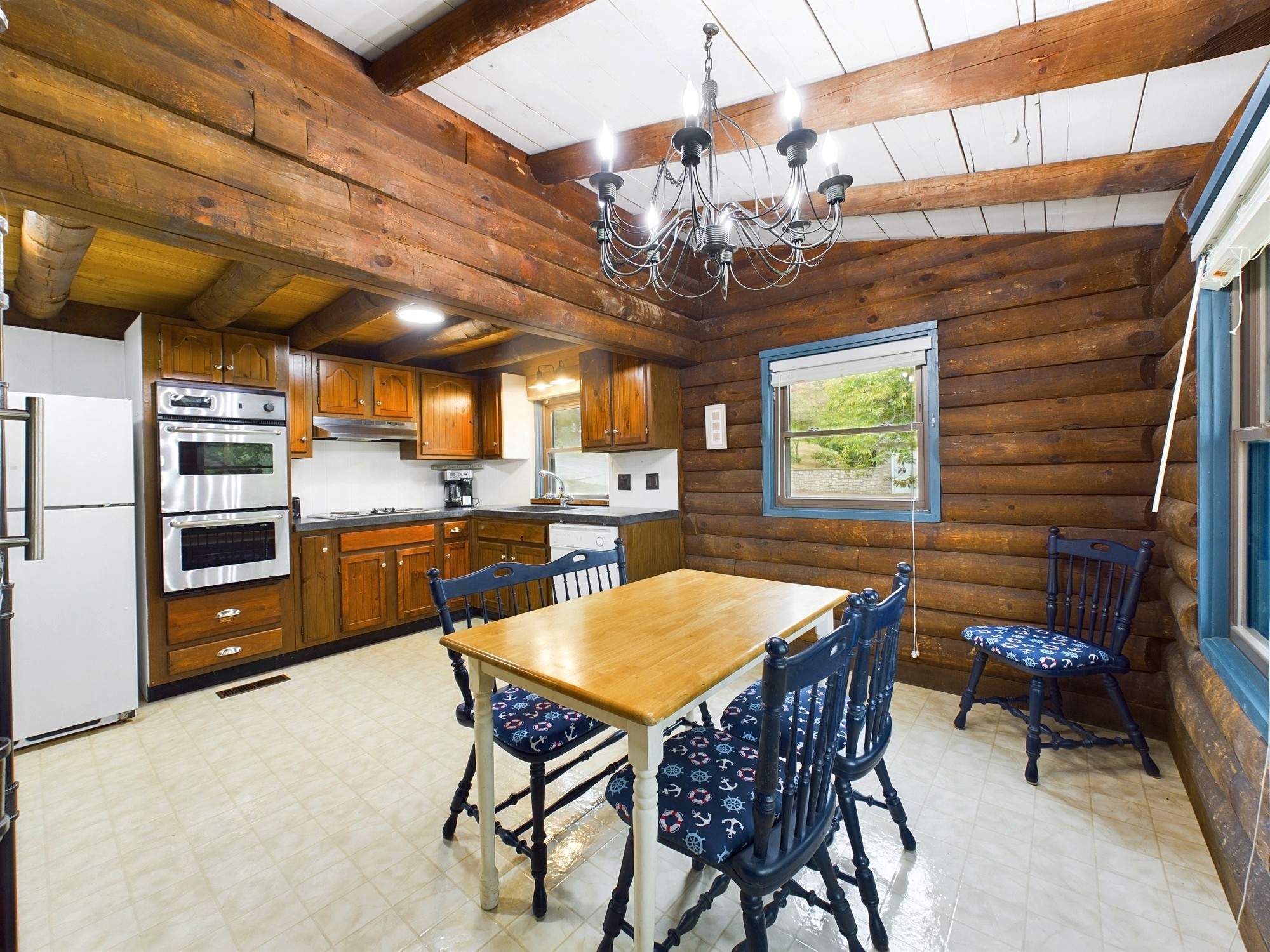 546 Blue Springs Blvd