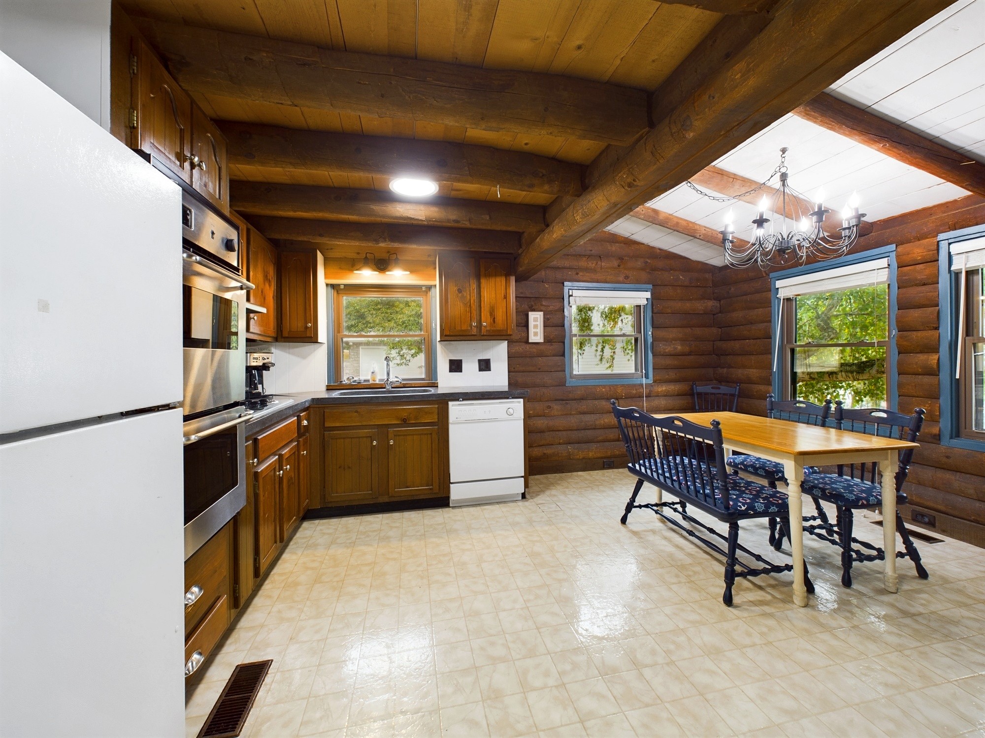 546 Blue Springs Blvd