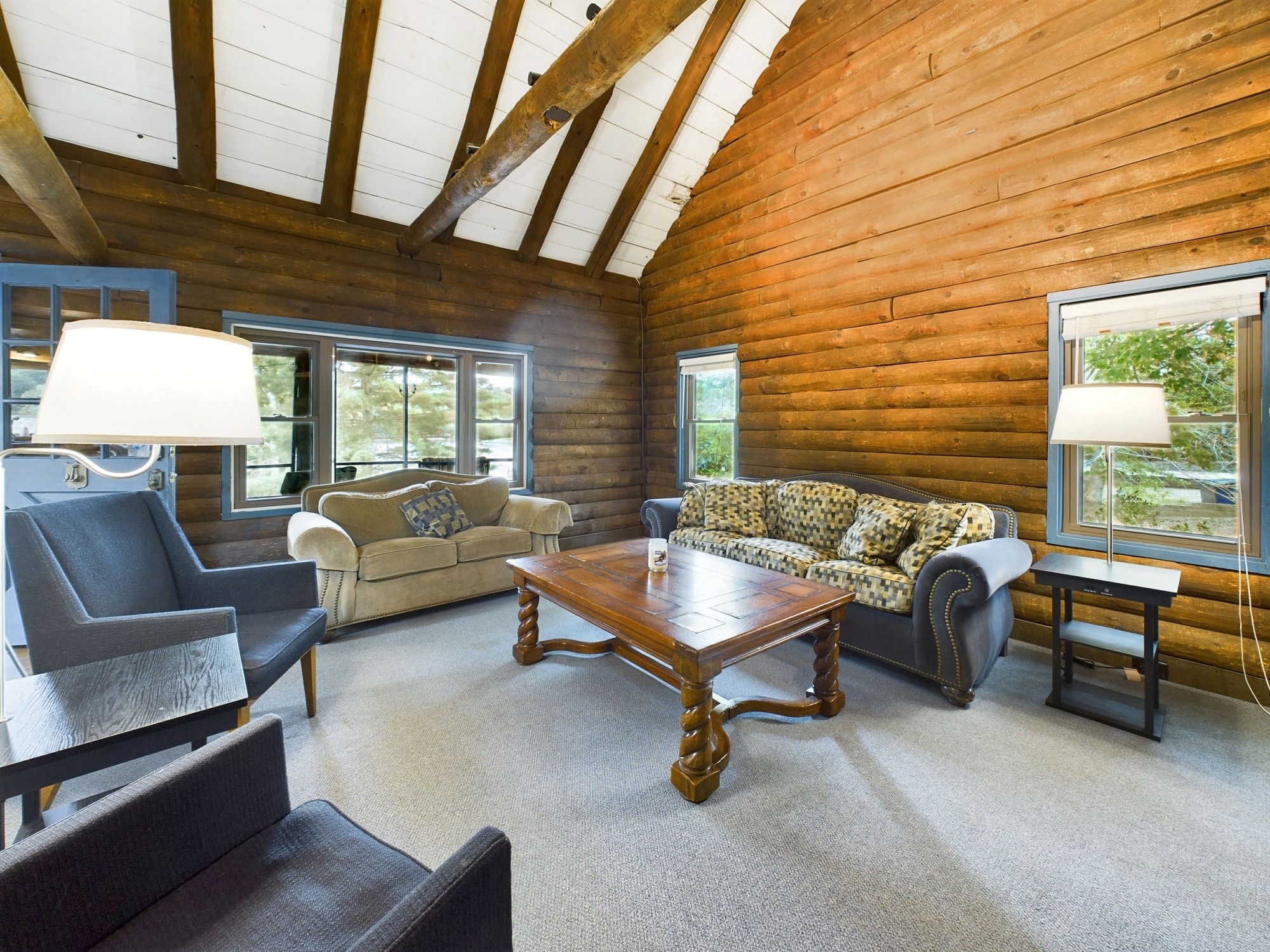 546 Blue Springs Blvd