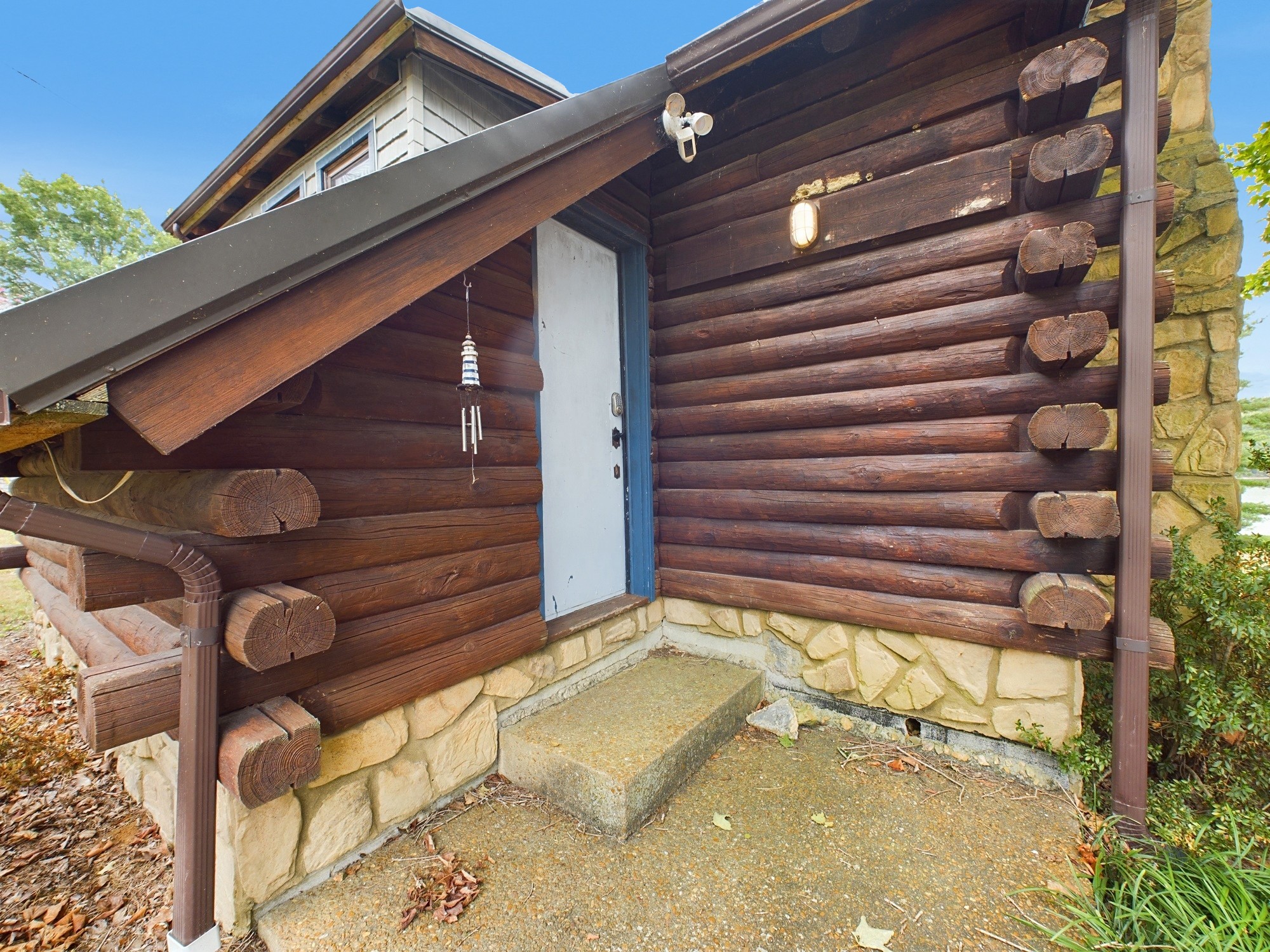 546 Blue Springs Blvd