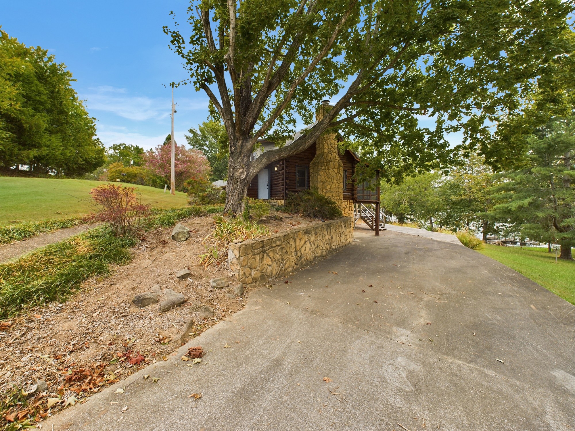 546 Blue Springs Blvd