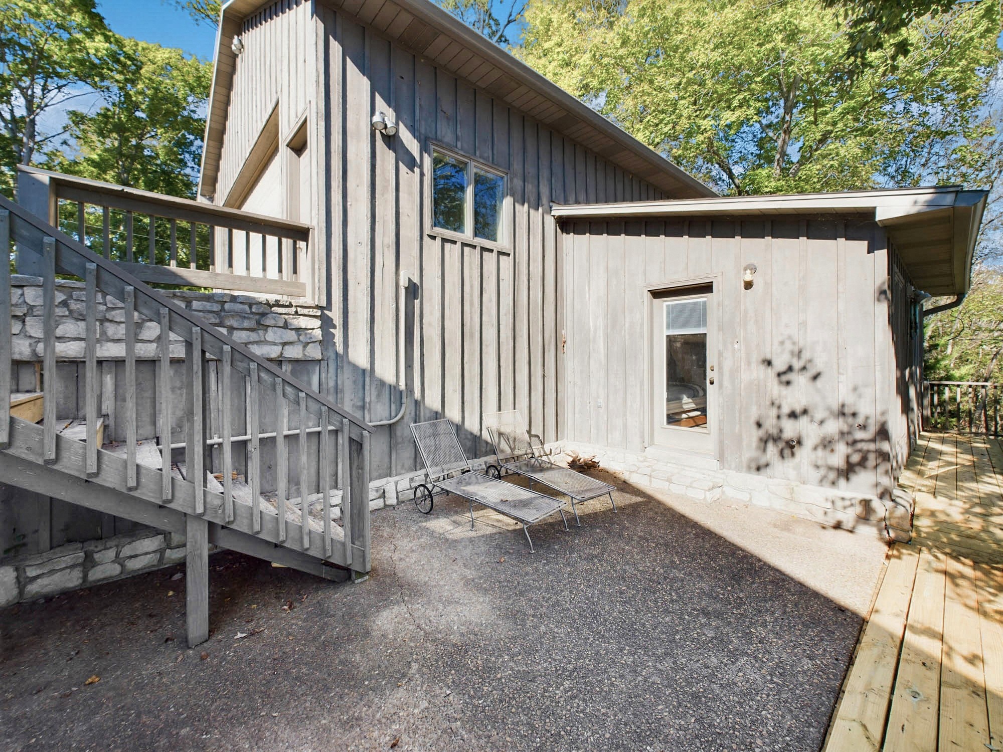 390 Parkview Rd