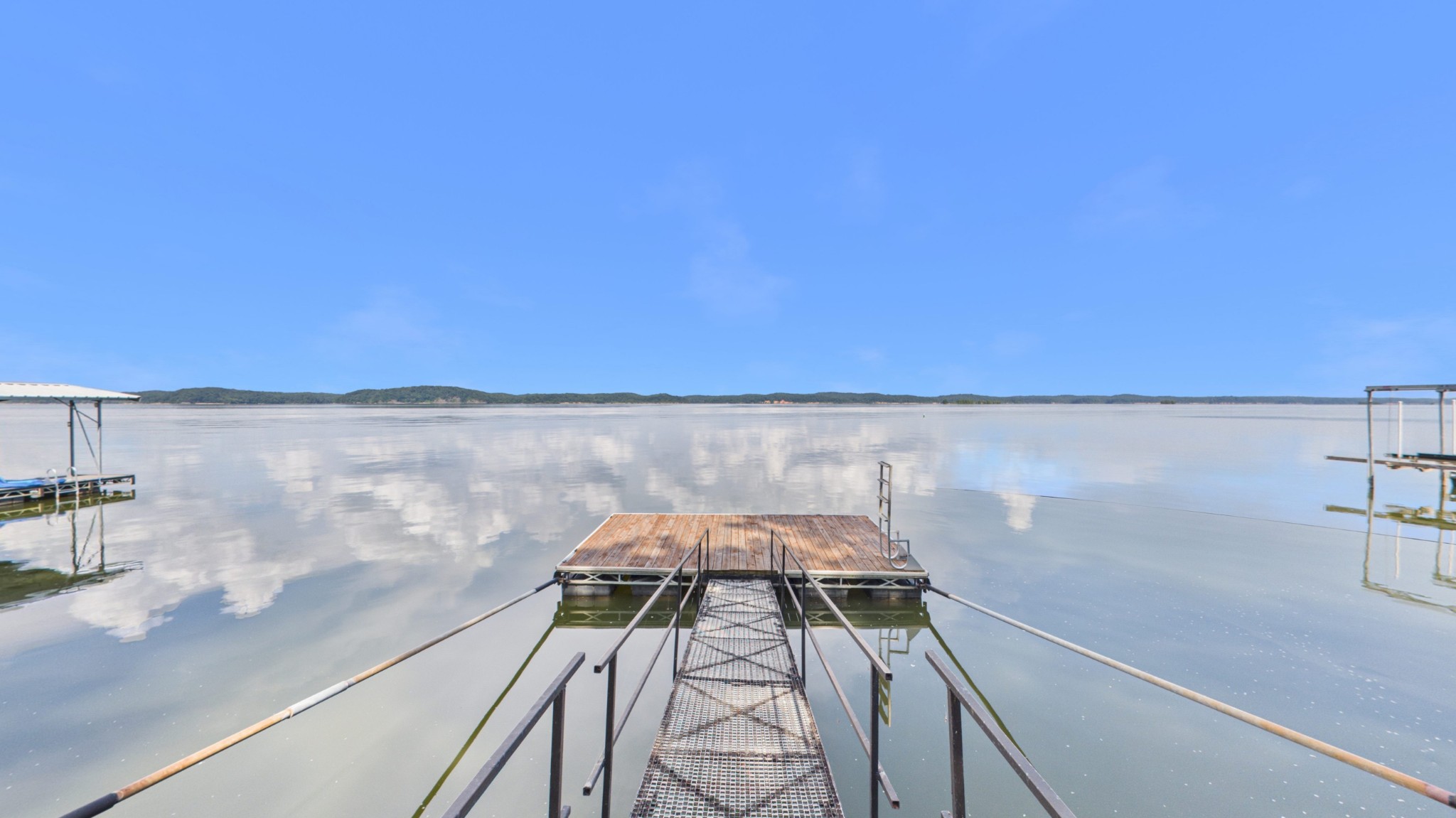 62 Lakeshore Dr