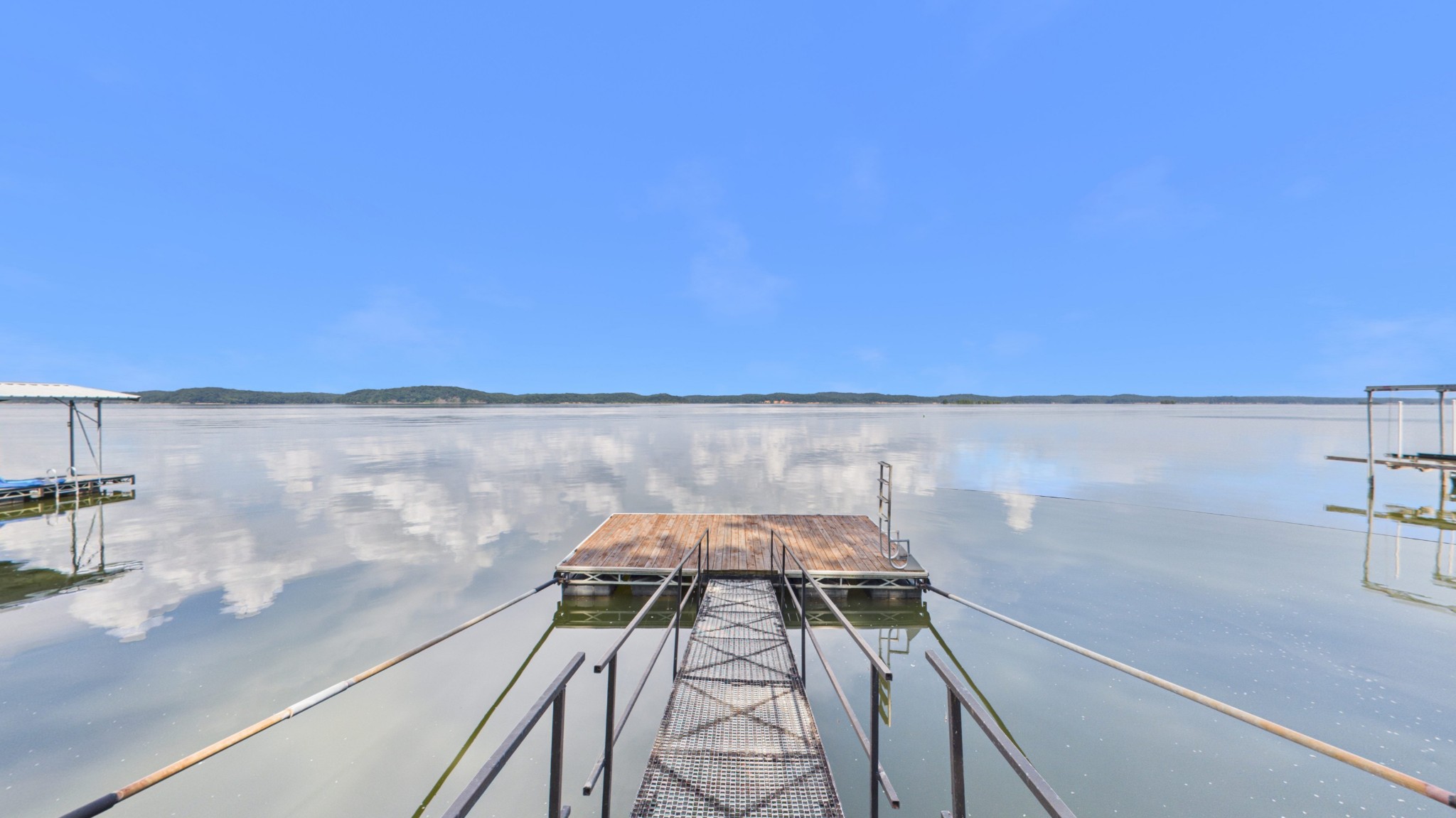 62 Lakeshore Dr