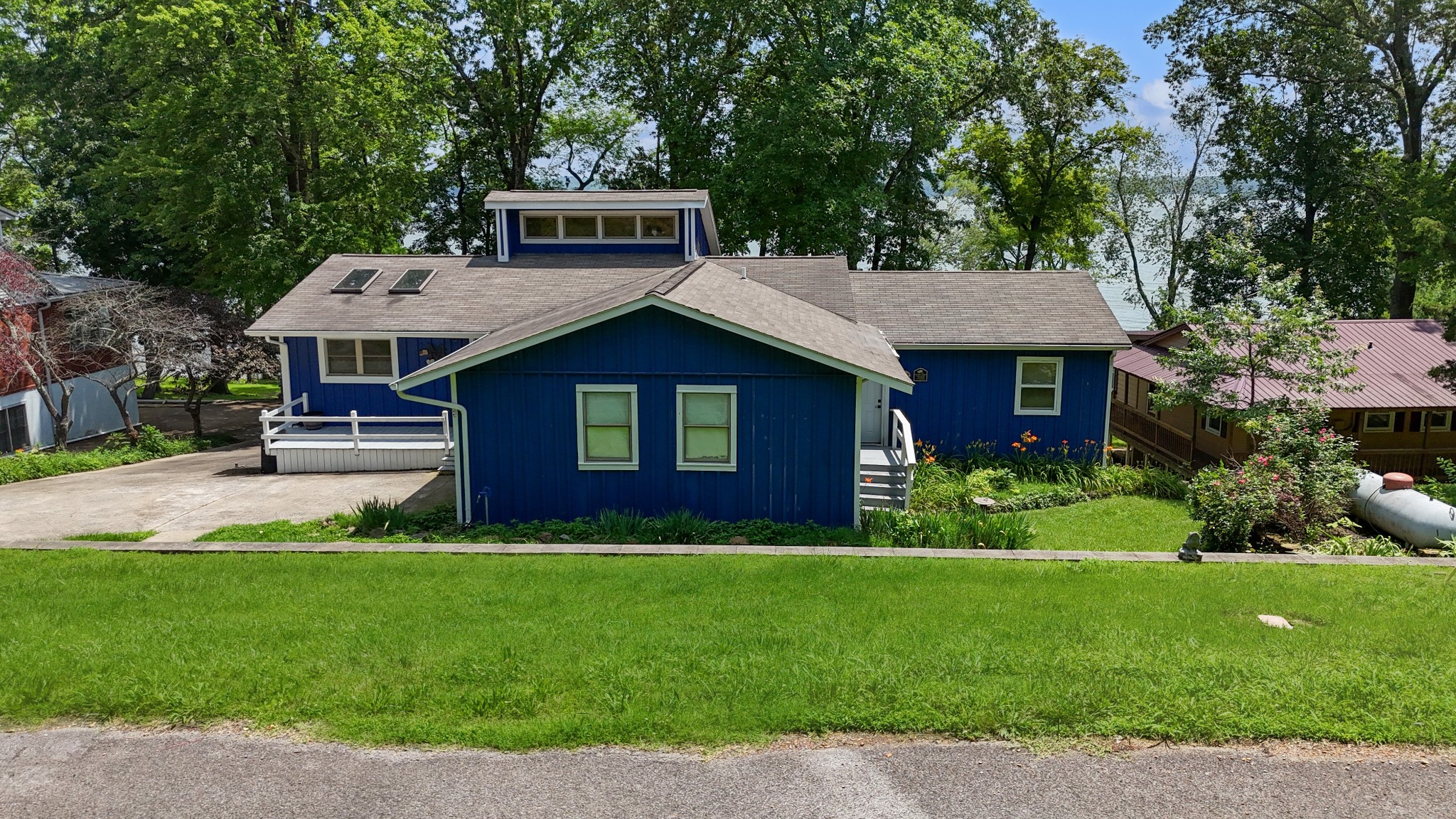 532 Waterway Trl