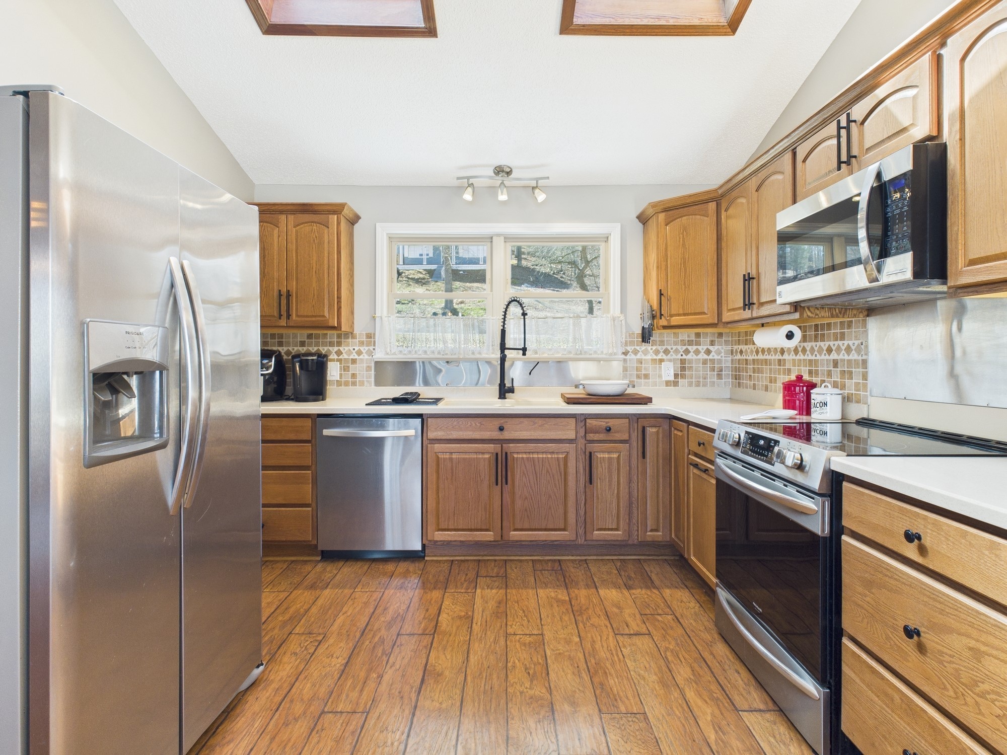 532 Waterway Trl