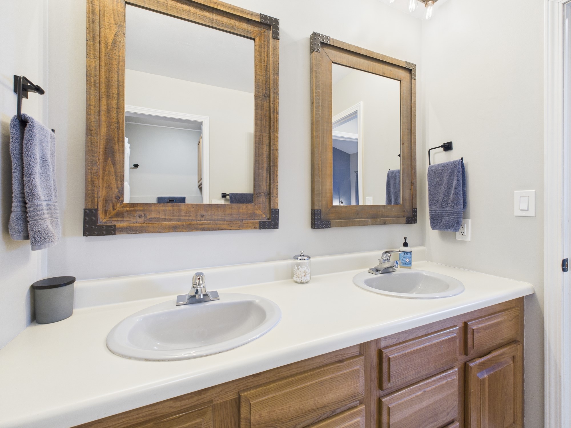 532 Waterway Trl