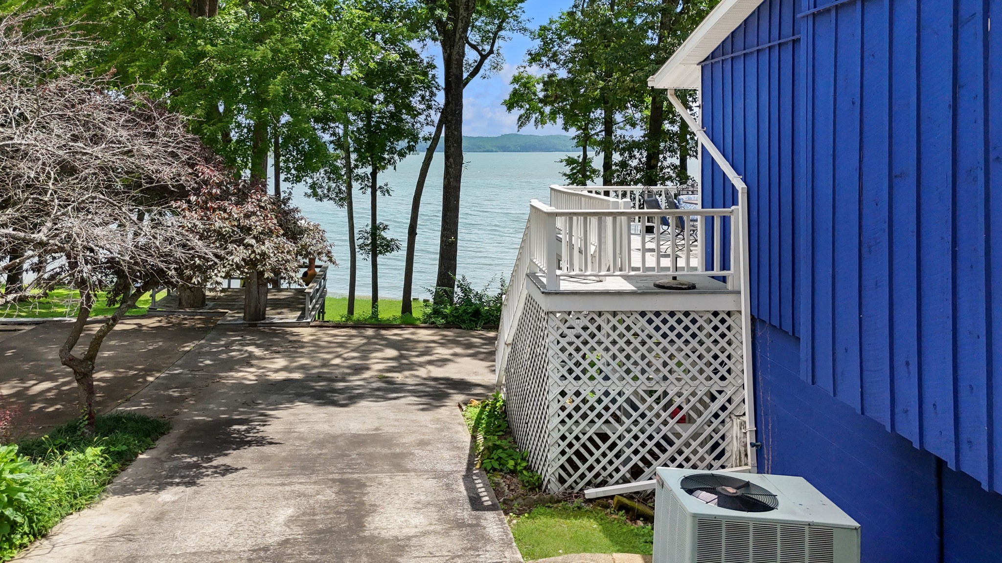532 Waterway Trl