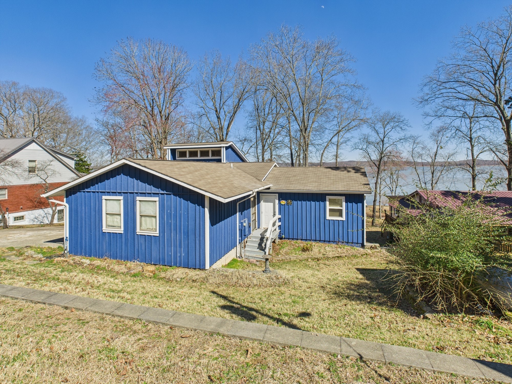532 Waterway Trl