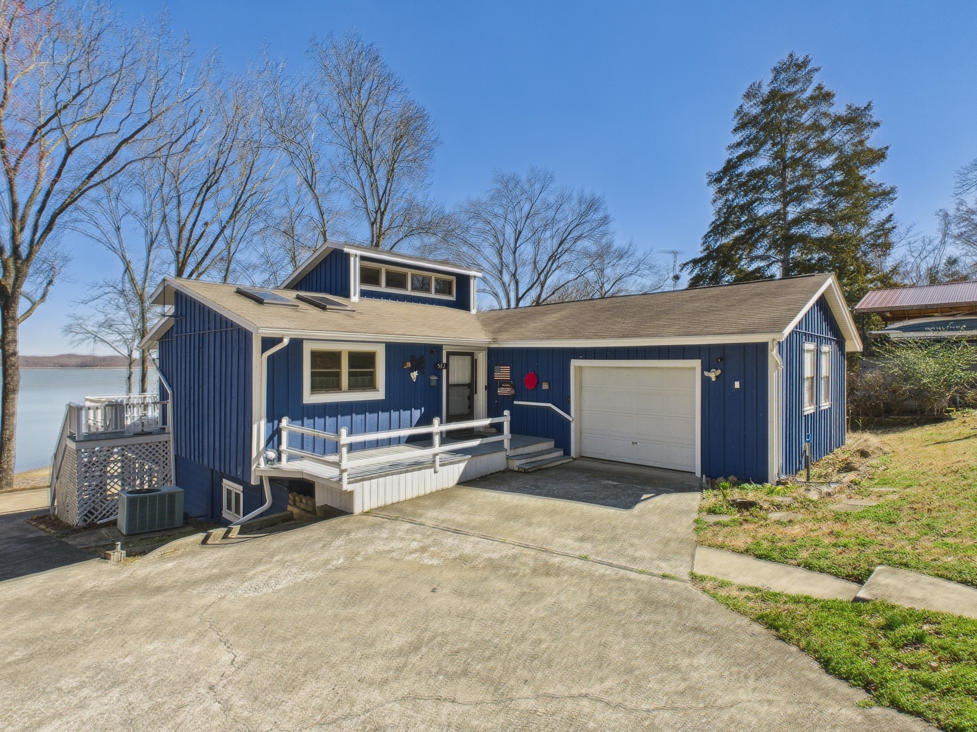 532 Waterway Trl
