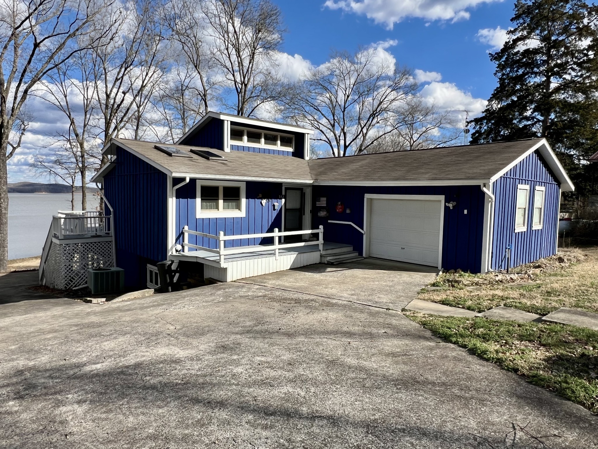 532 Waterway Trl