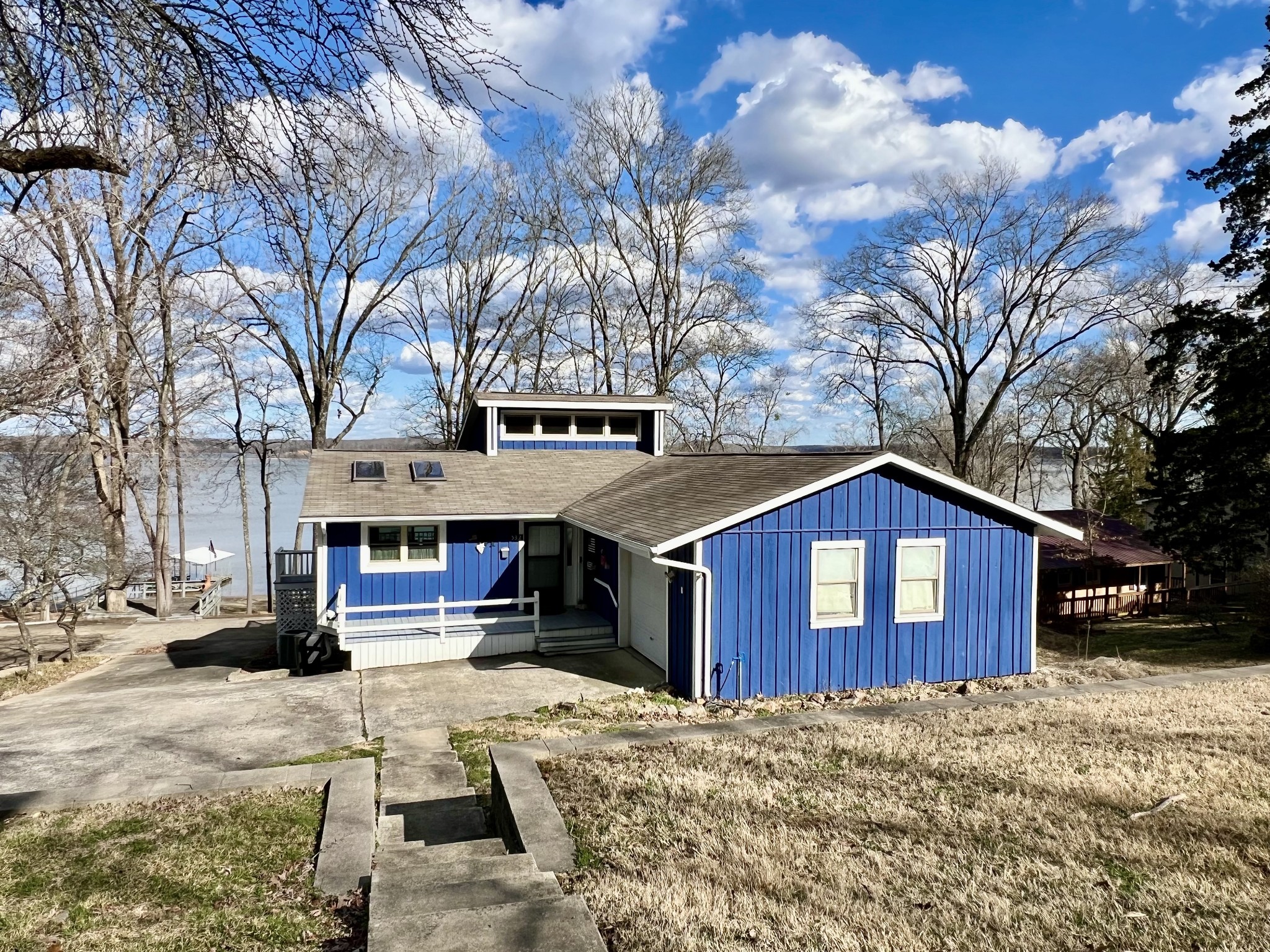 532 Waterway Trl