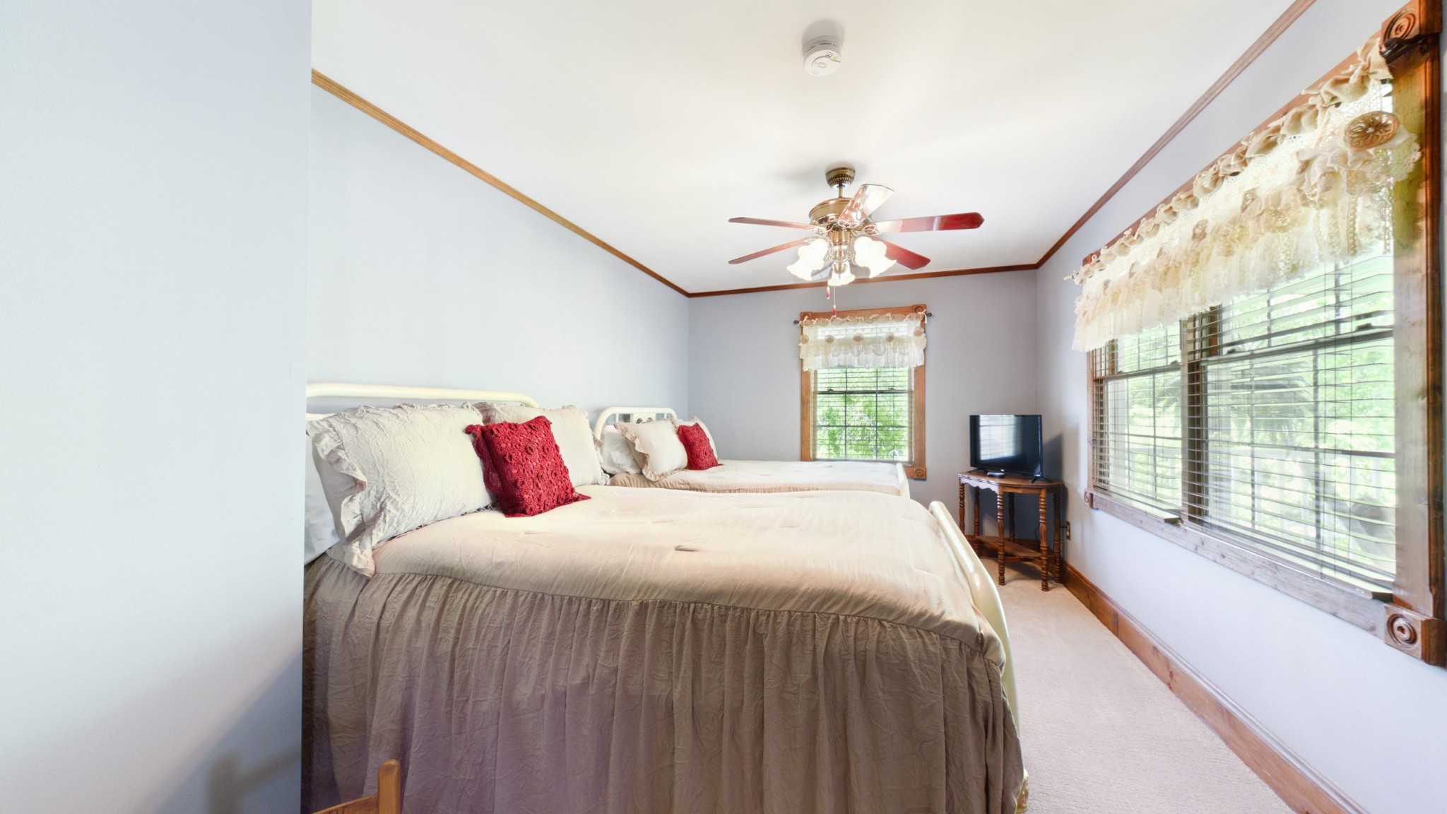 428 Backstrom Hts