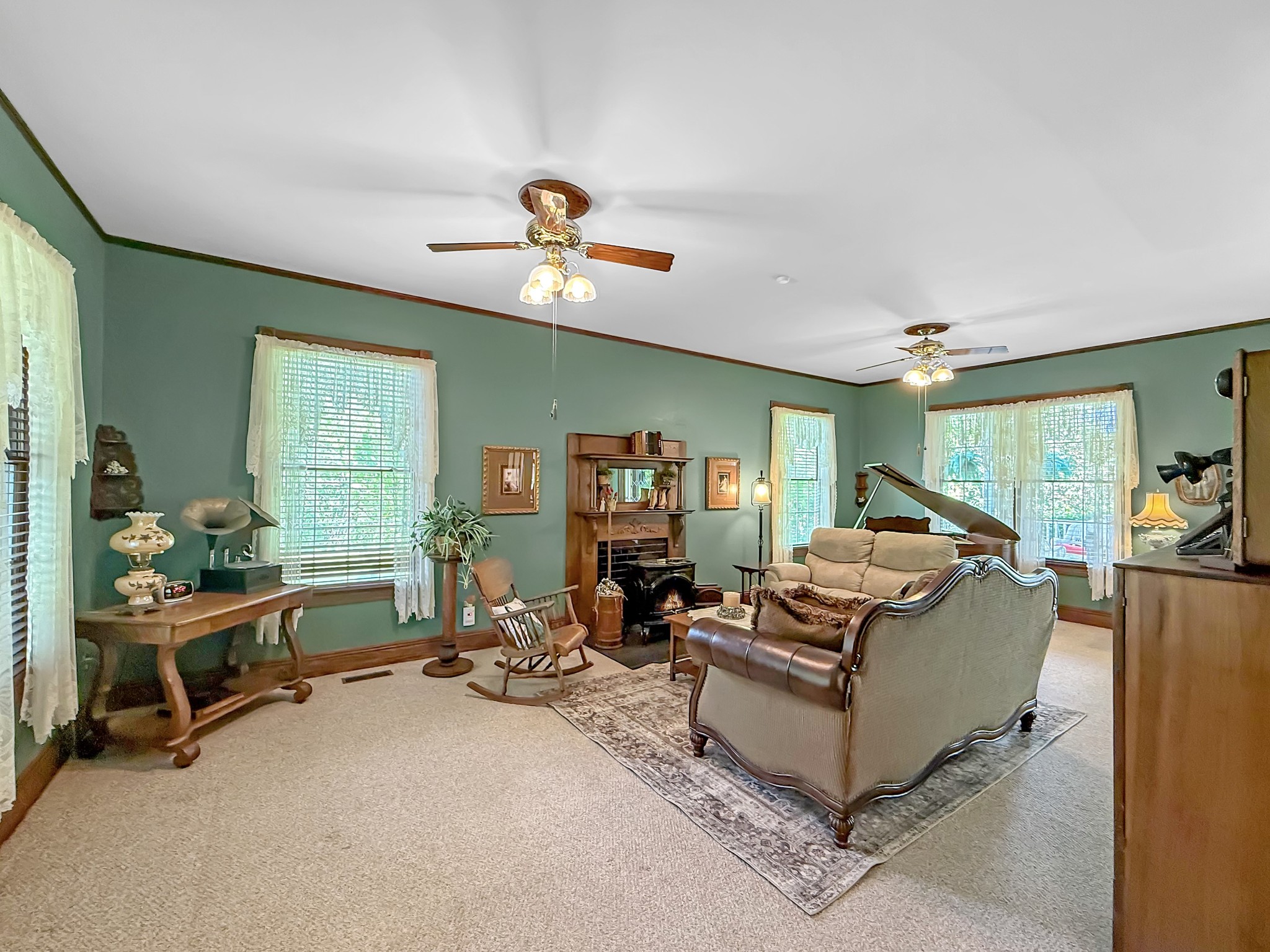 428 Backstrom Hts