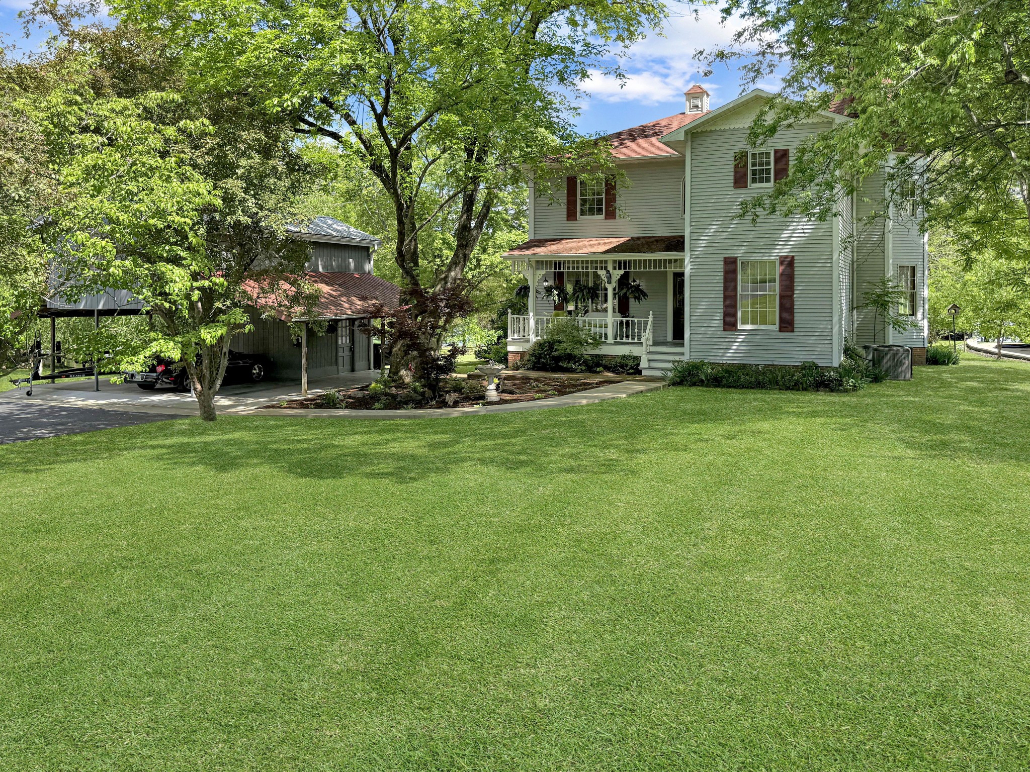 428 Backstrom Hts