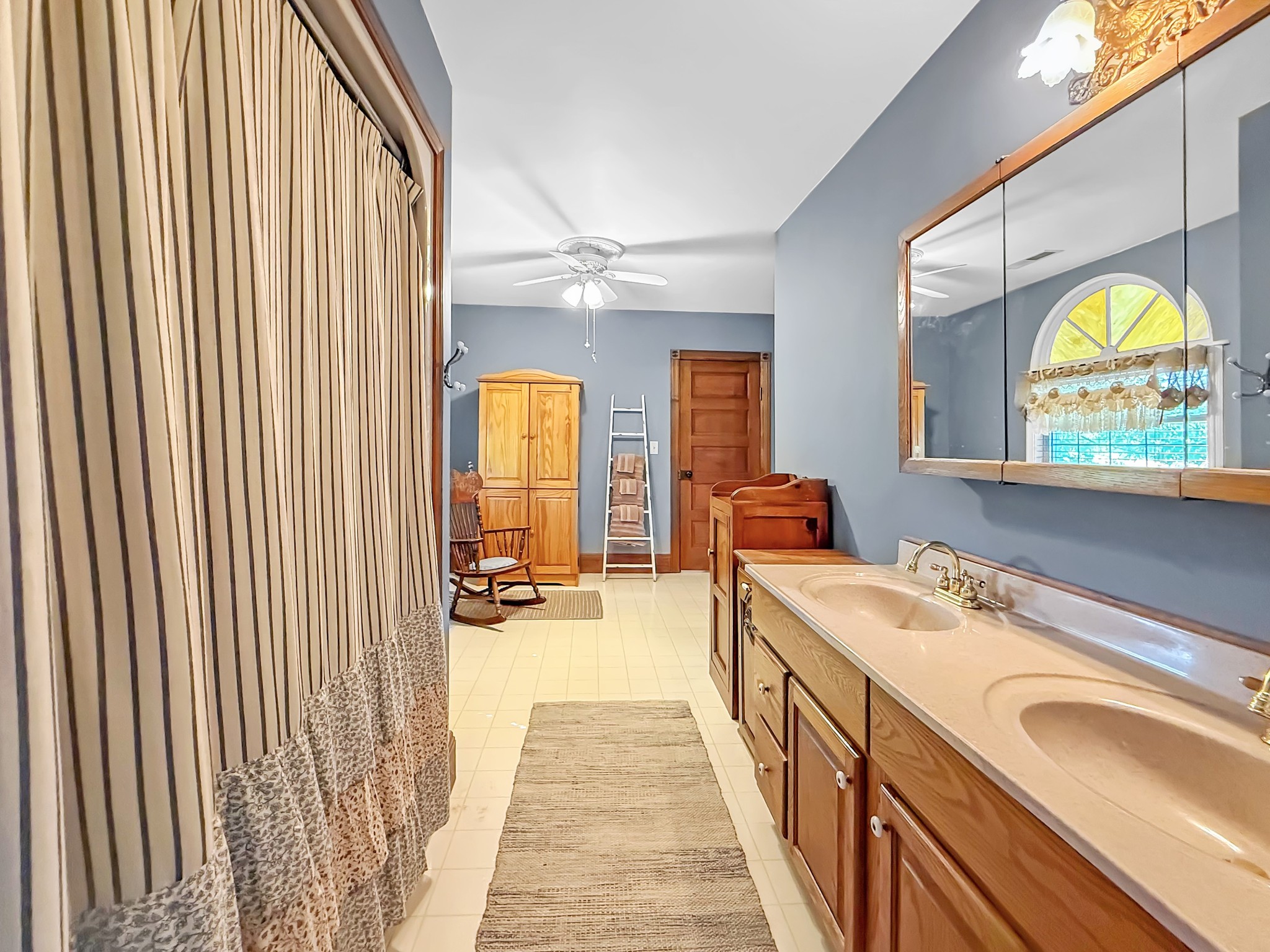 428 Backstrom Hts