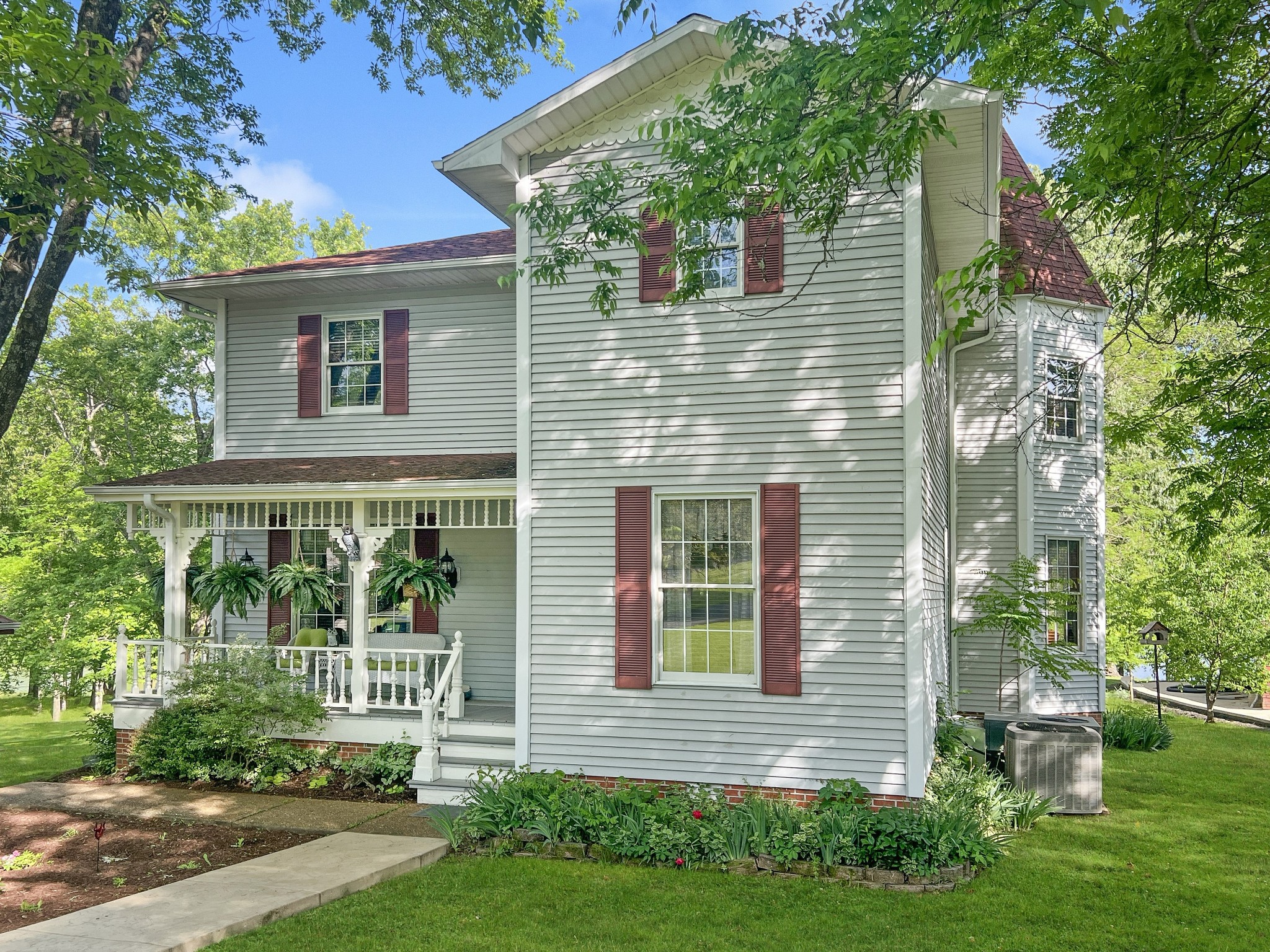 428 Backstrom Hts