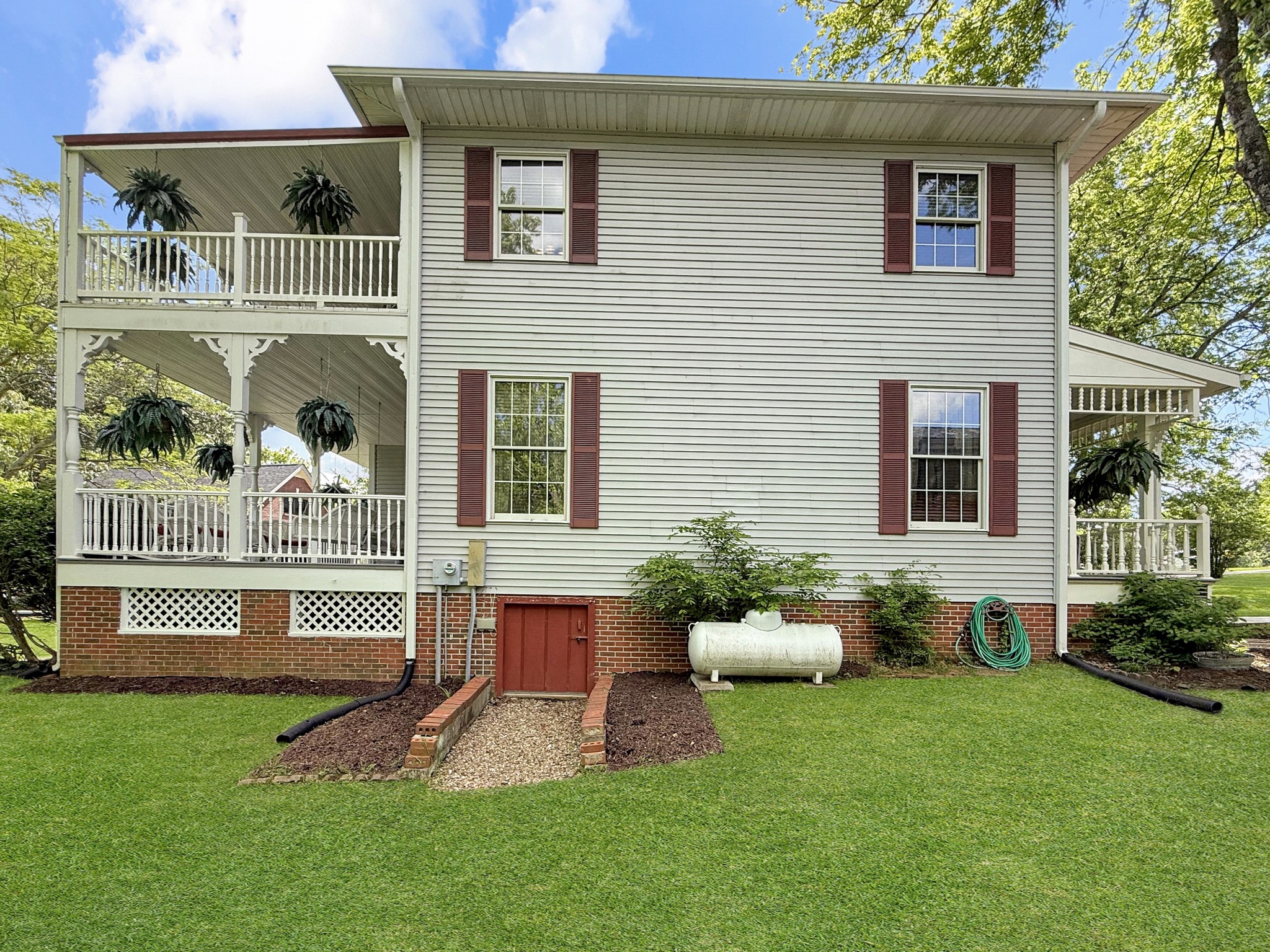 428 Backstrom Hts