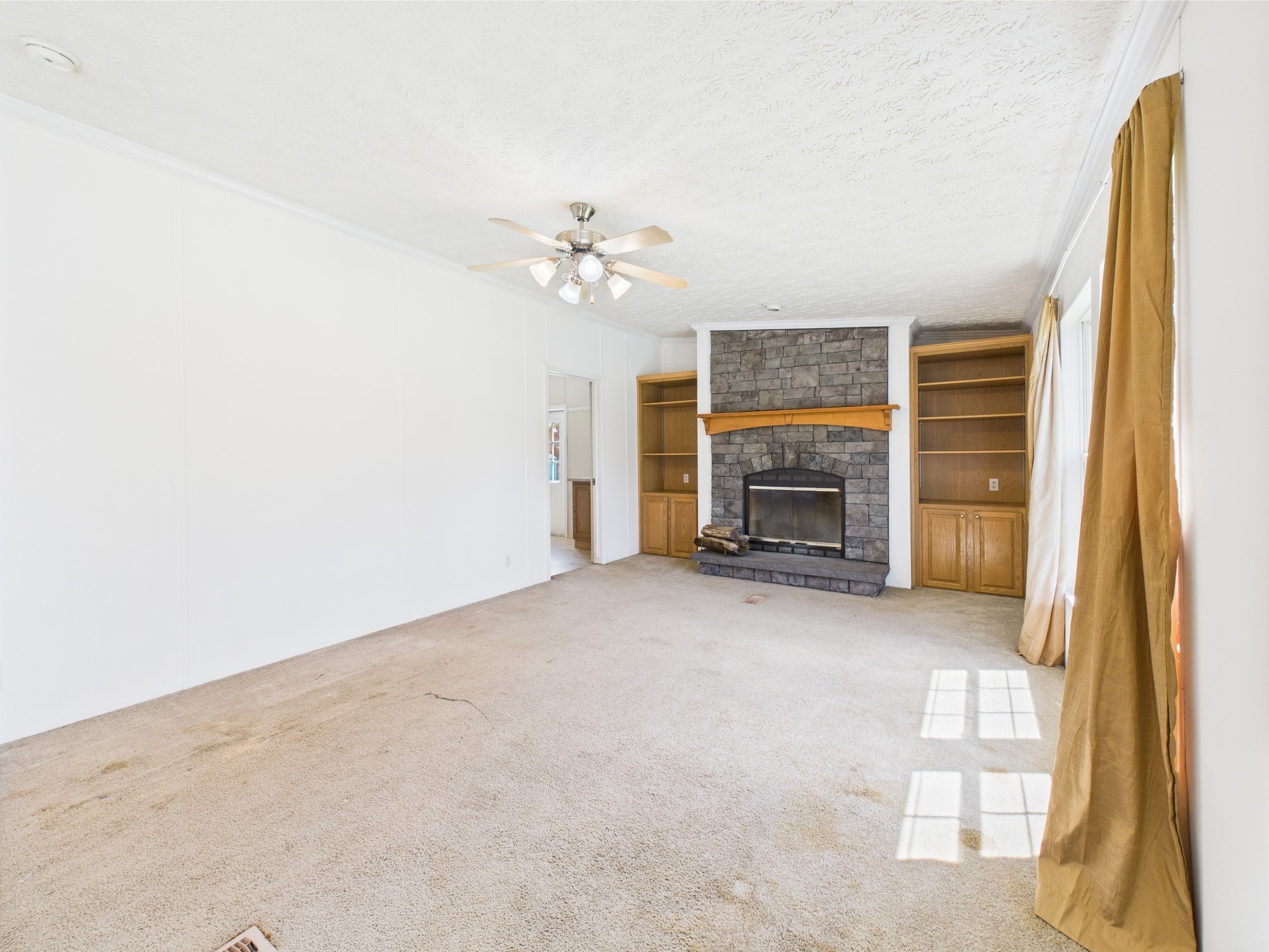 161 Kelvin Dr