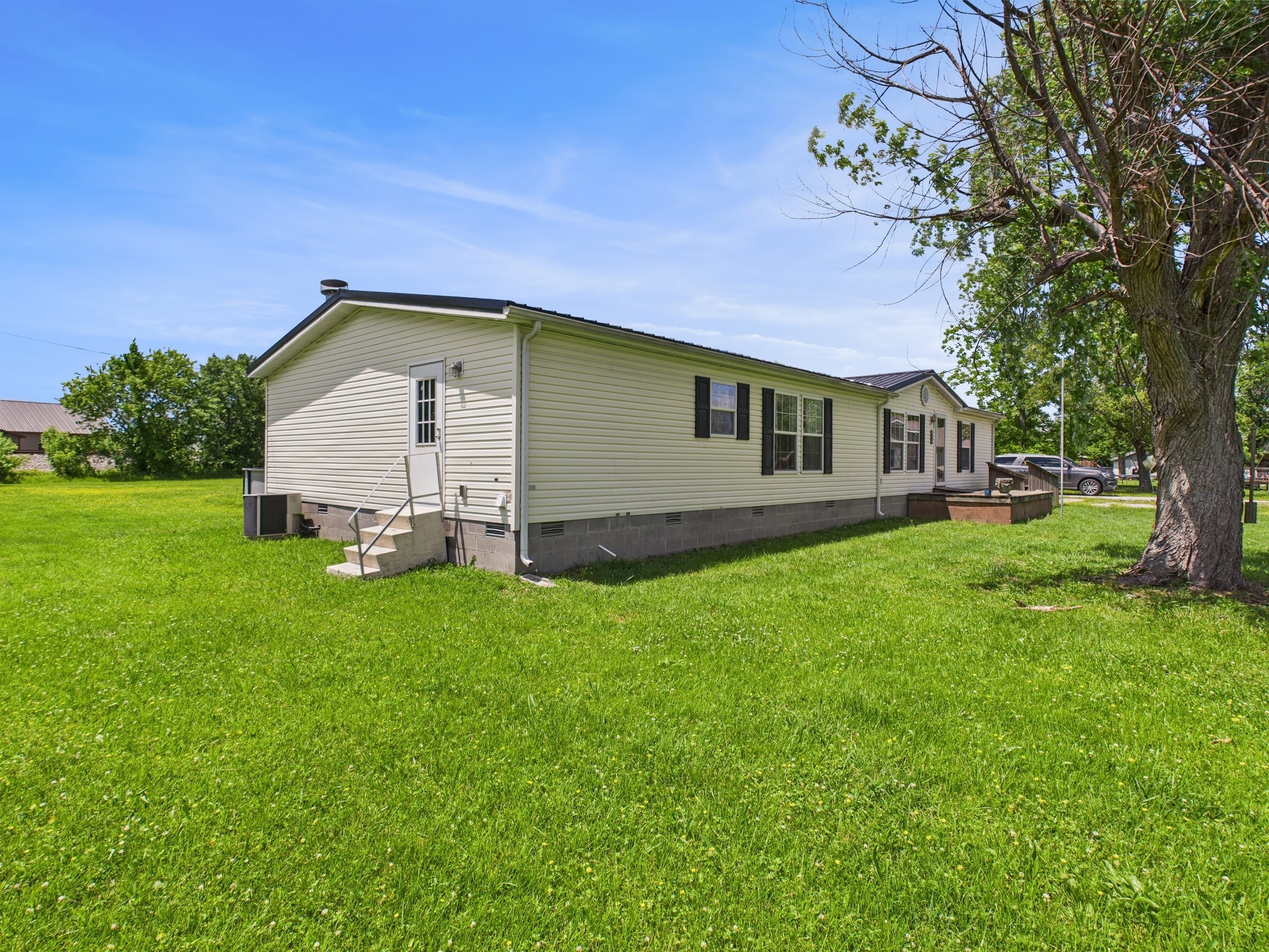 161 Kelvin Dr