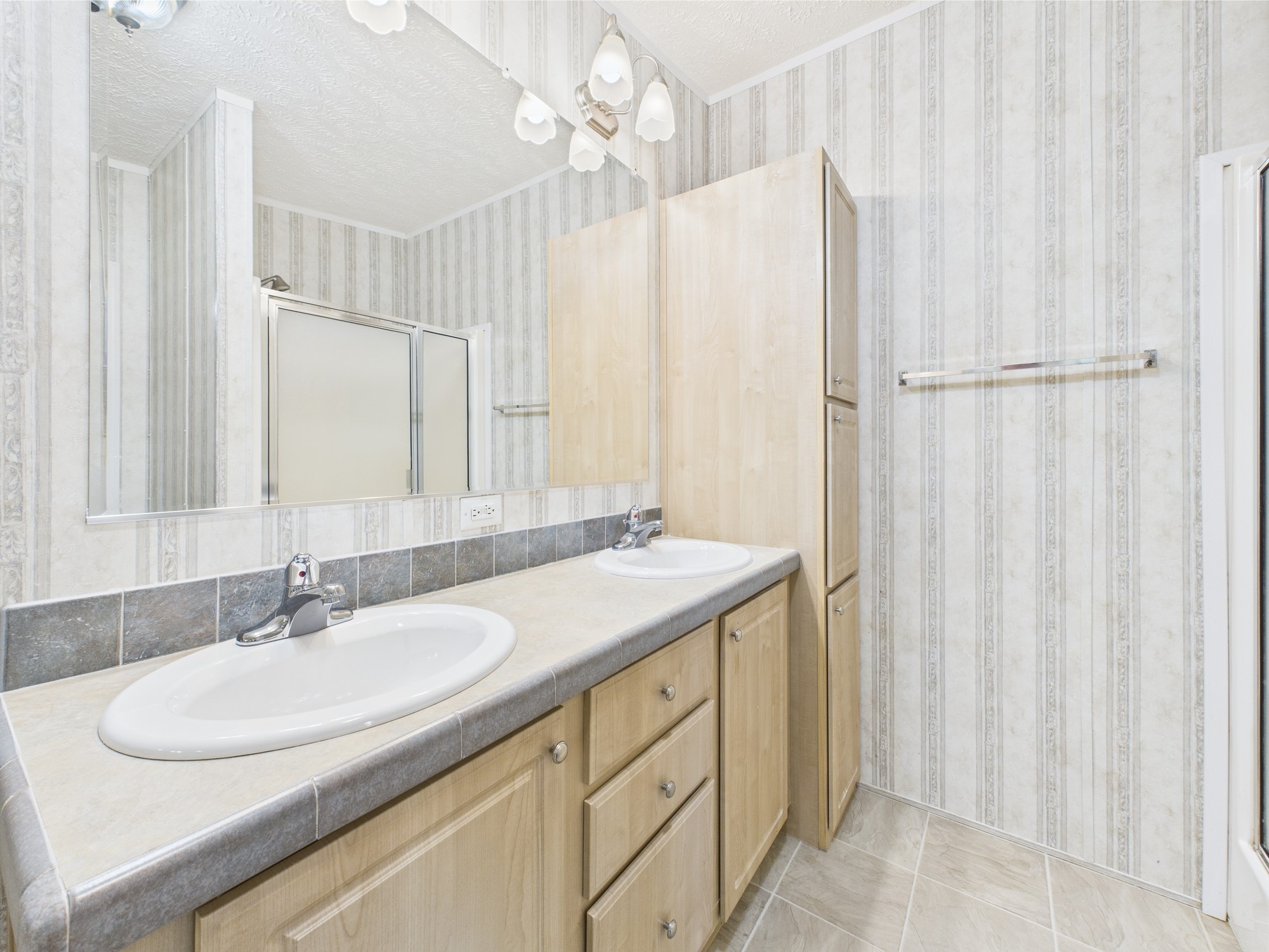 161 Kelvin Dr