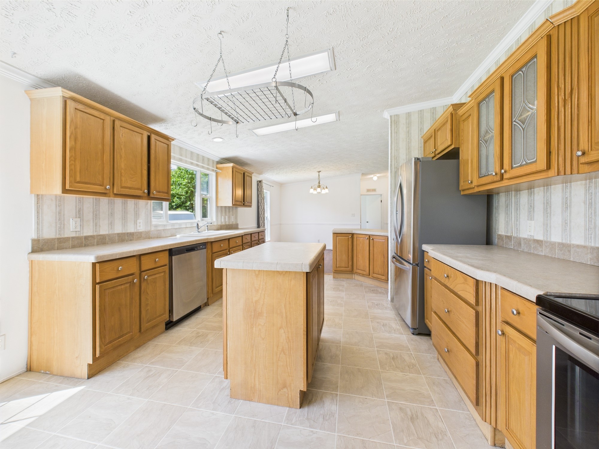 161 Kelvin Dr