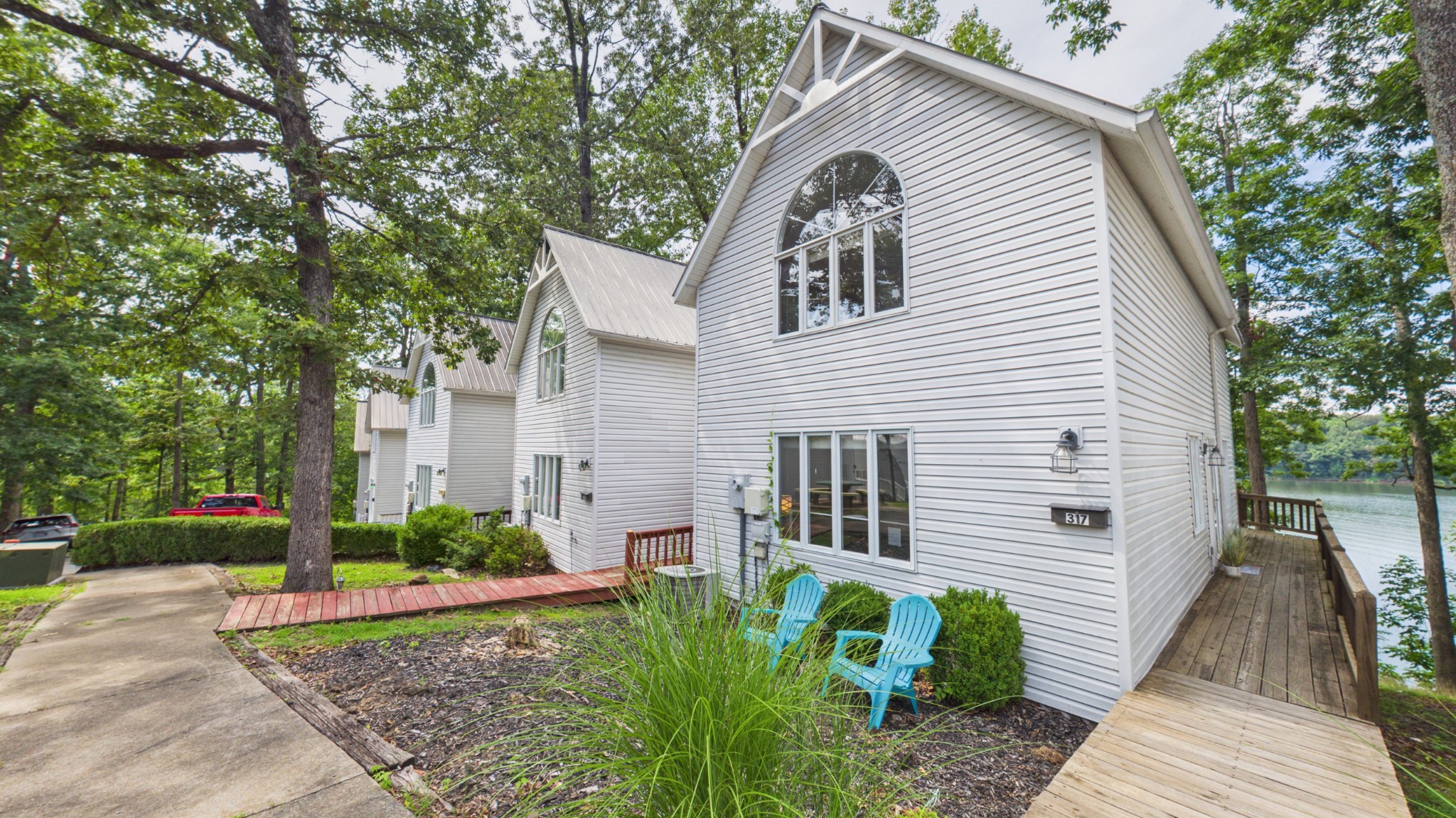 317 Bayside
