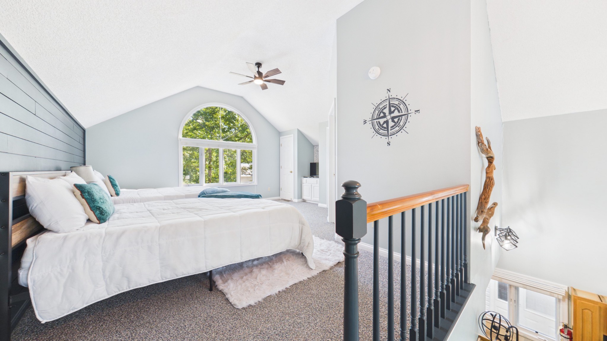 317 Bayside