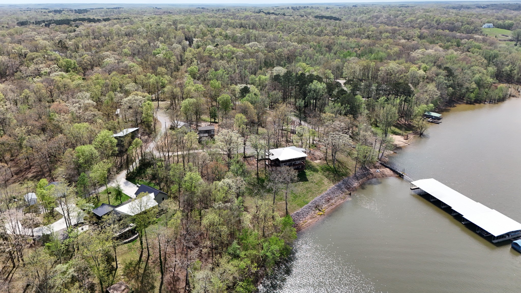 1024 Paradise Dr