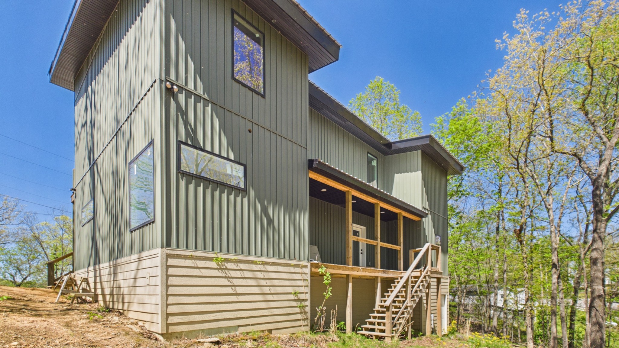 1024 Paradise Dr