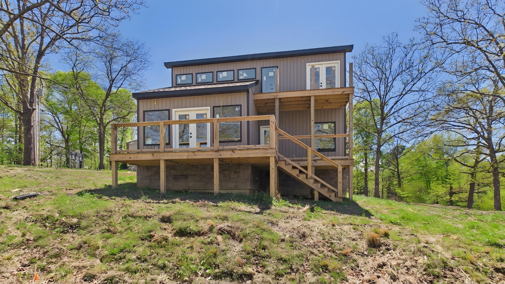 1024 Paradise Dr