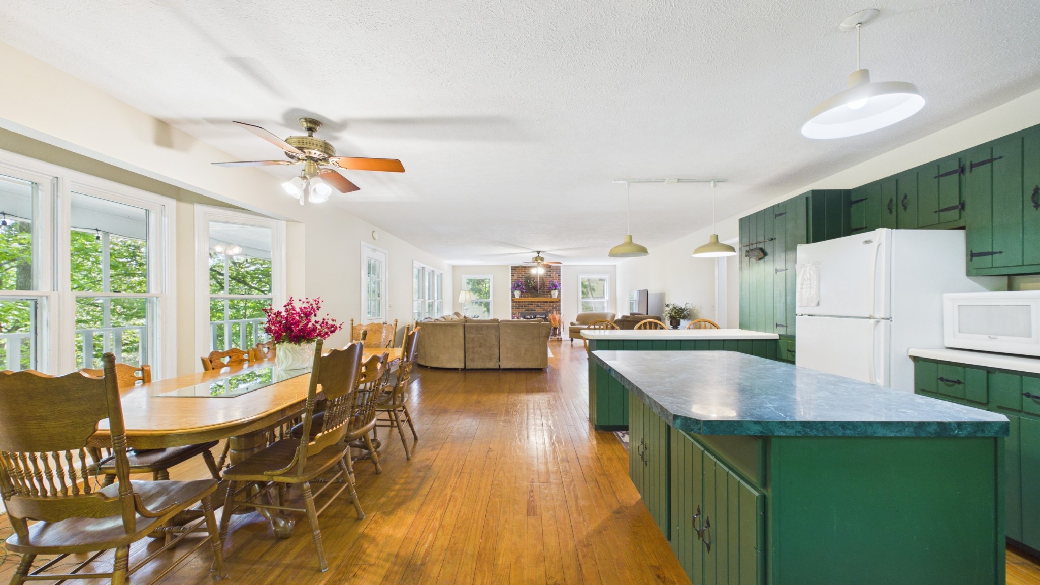 537 Algonquin Rd