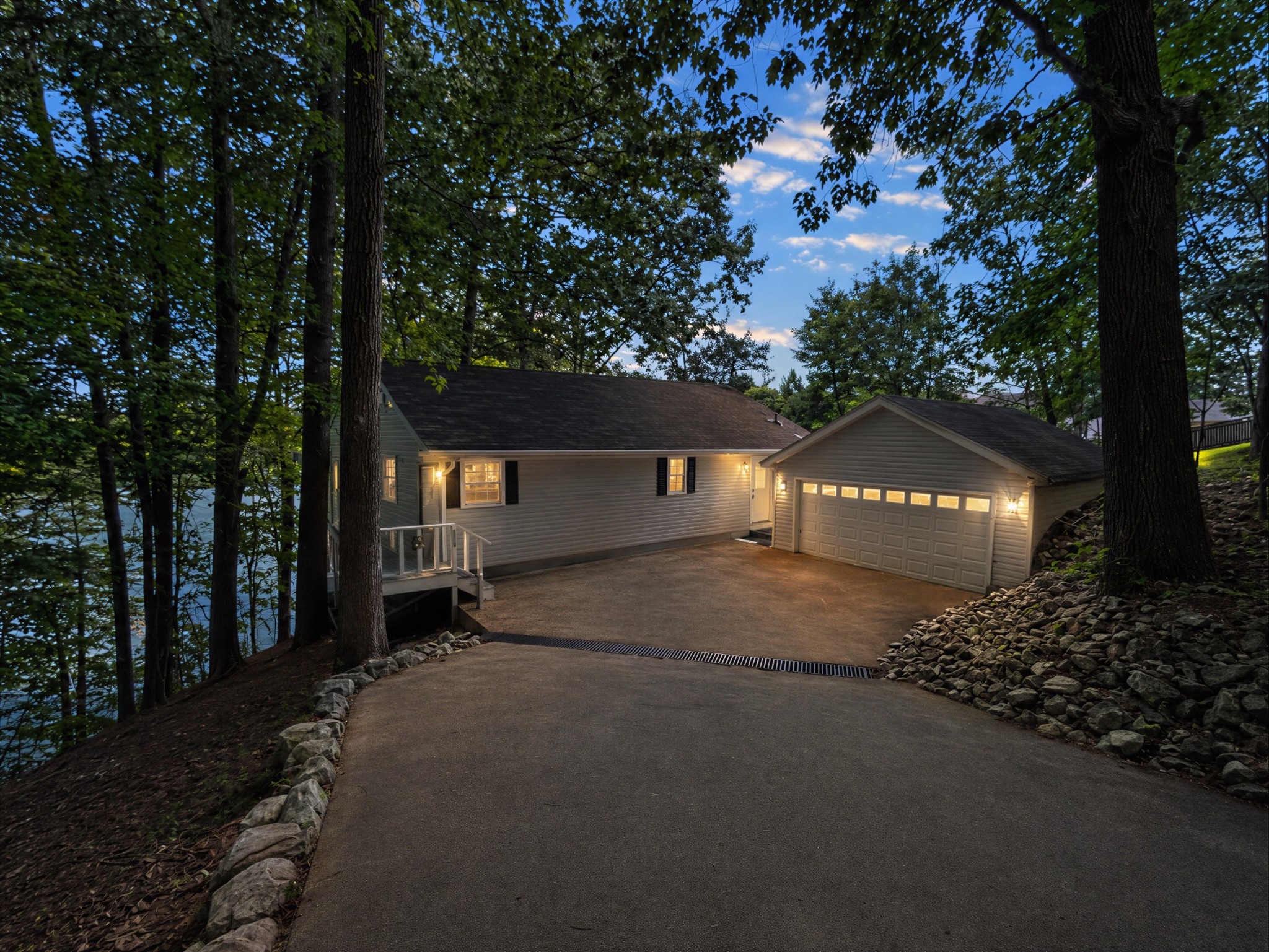 537 Algonquin Rd