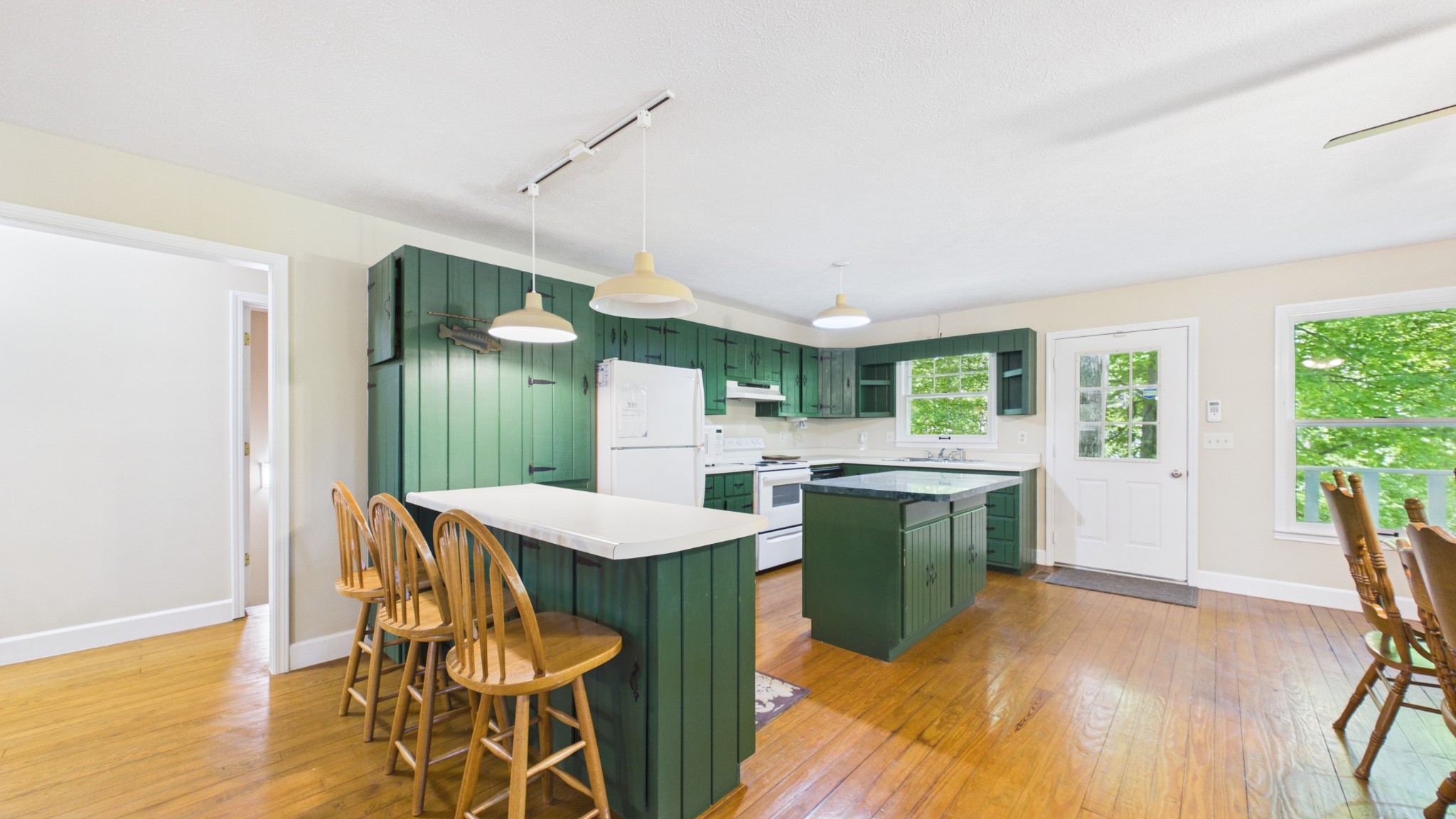 537 Algonquin Rd