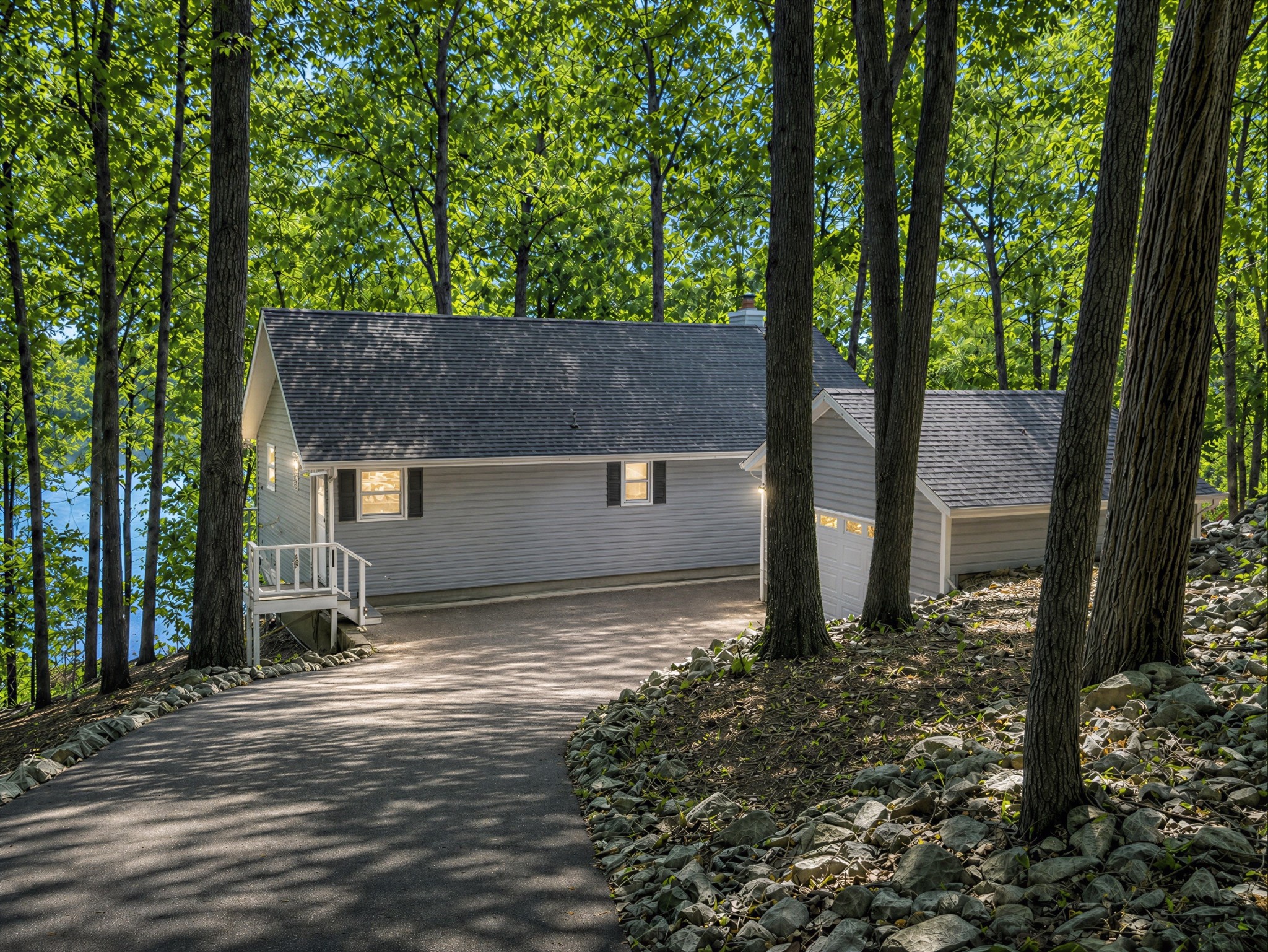 537 Algonquin Rd