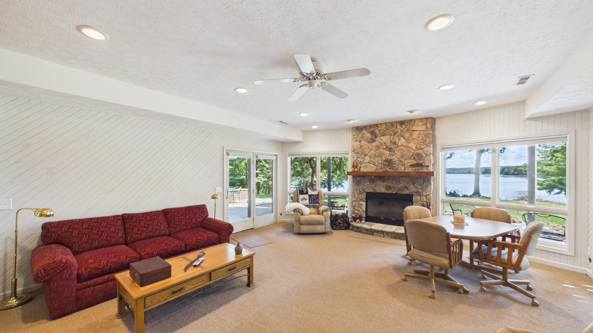 897 Summit Pt