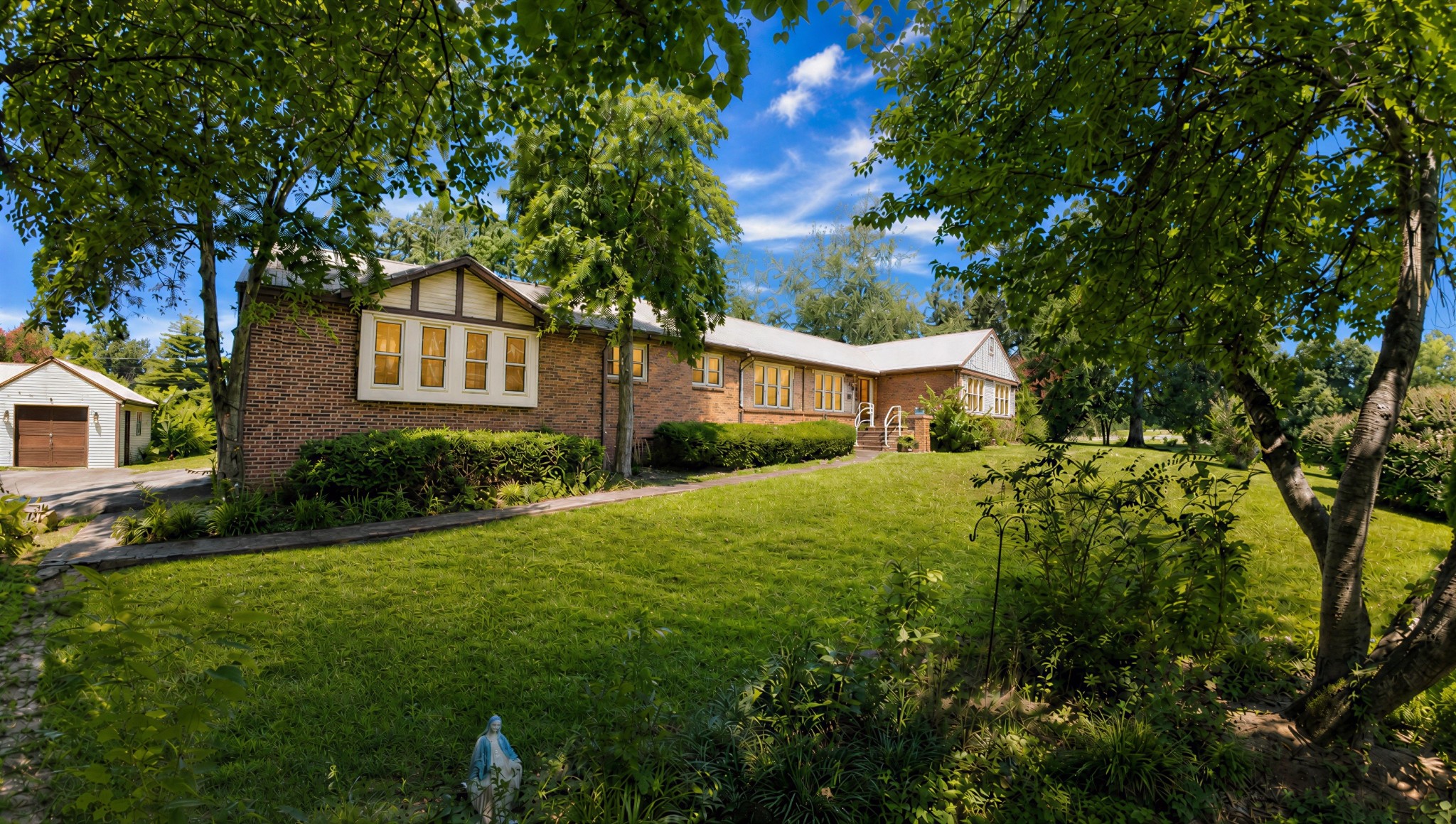 99 Dogwood Dr